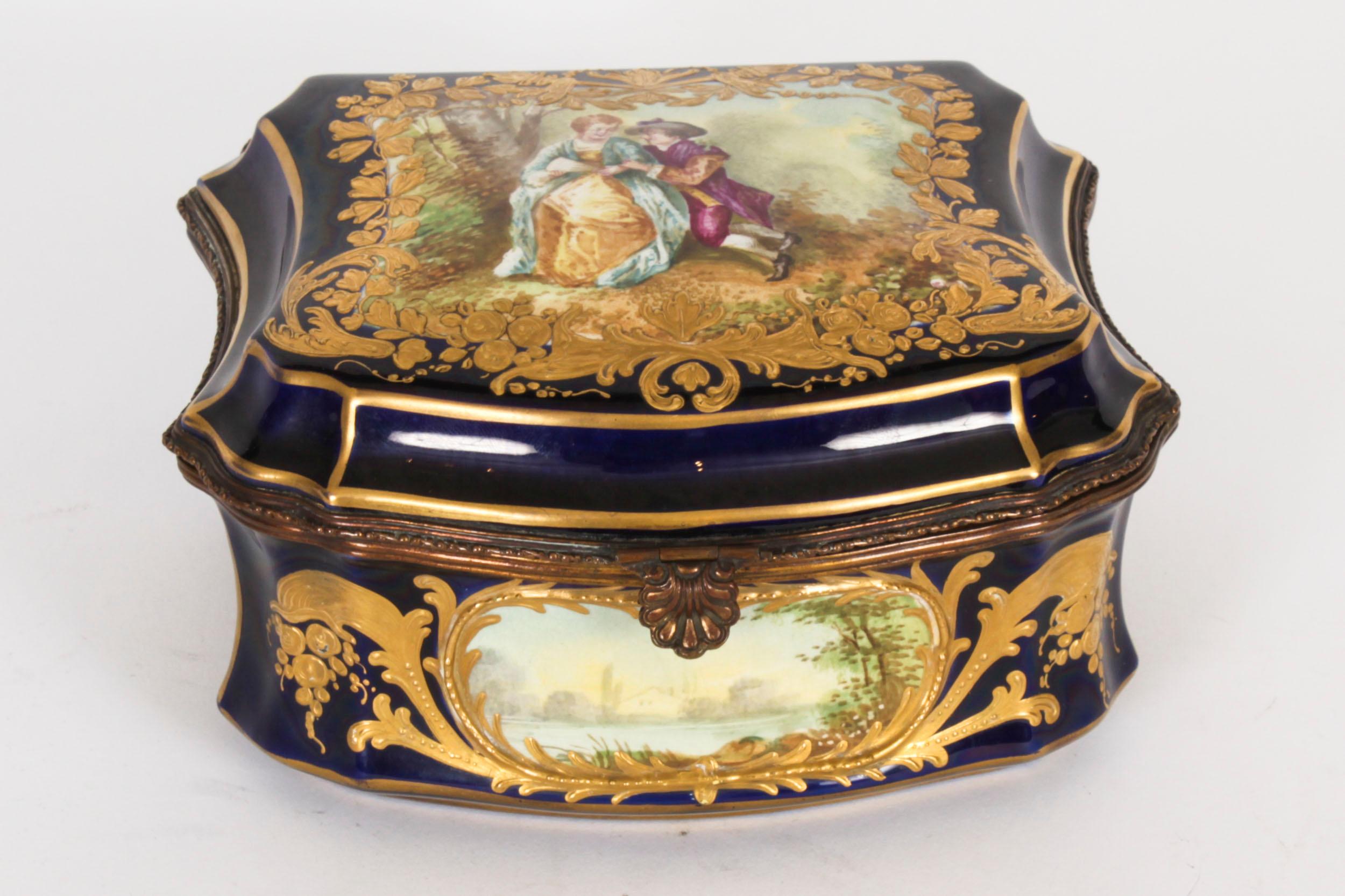 Antique French Sevres Cobalt Blue Porcelain Jewellery Casket 19th Century  In Good Condition For Sale In London, GB