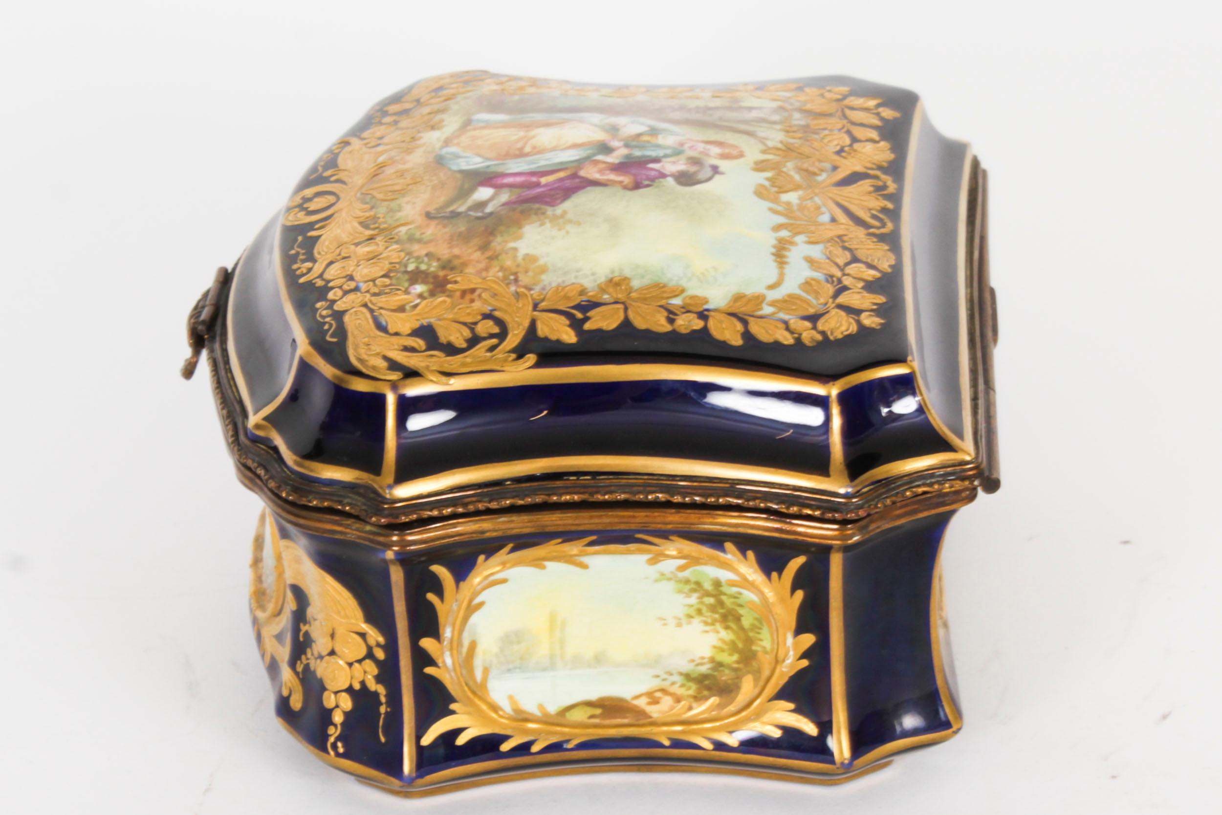 Antique French Sevres Cobalt Blue Porcelain Jewellery Casket 19th Century  For Sale 1