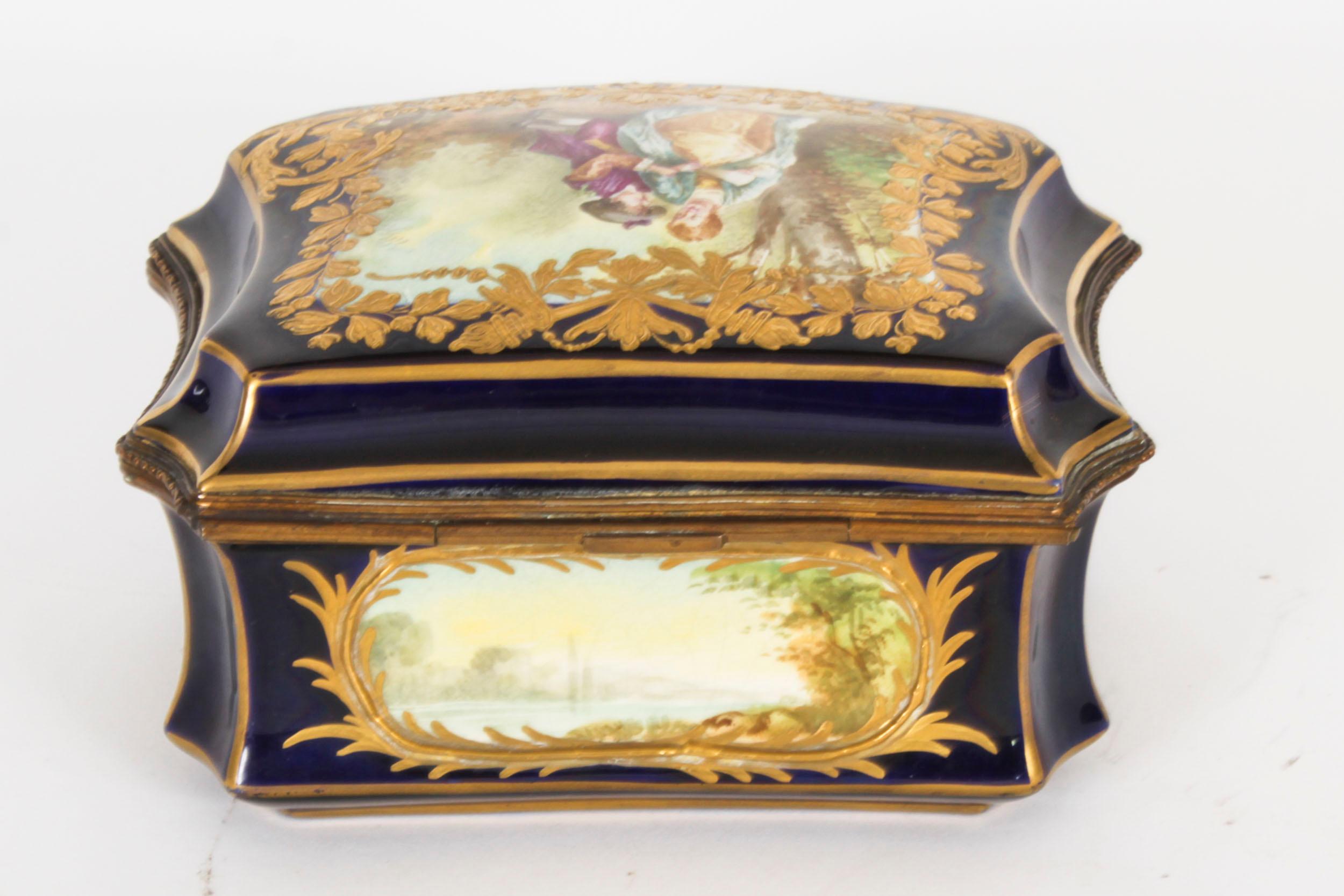 Antique French Sevres Cobalt Blue Porcelain Jewellery Casket 19th Century  For Sale 2