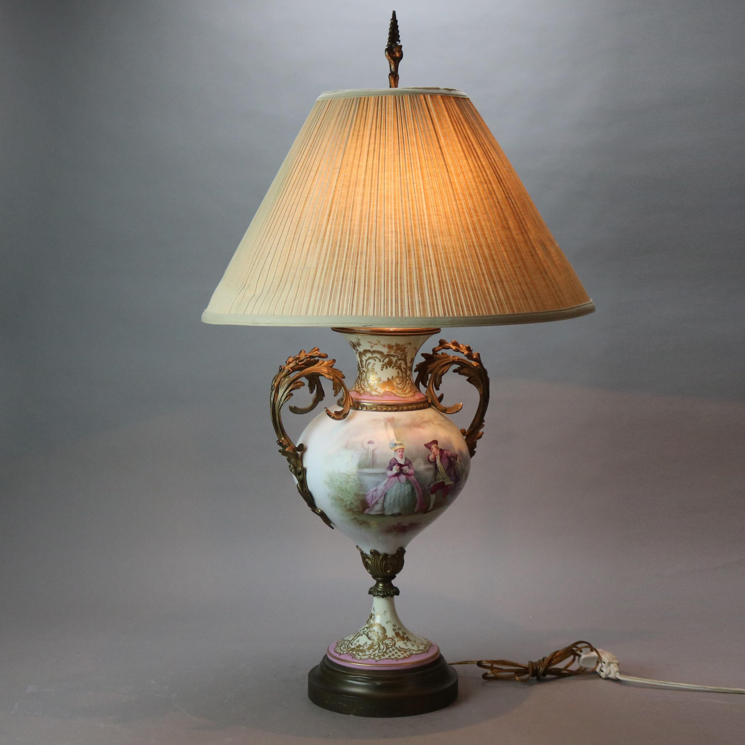 Ancienne lampe en porcelaine peinte à la main et en bronze doré de Sèvres C1880 Bon état - En vente à Big Flats, NY