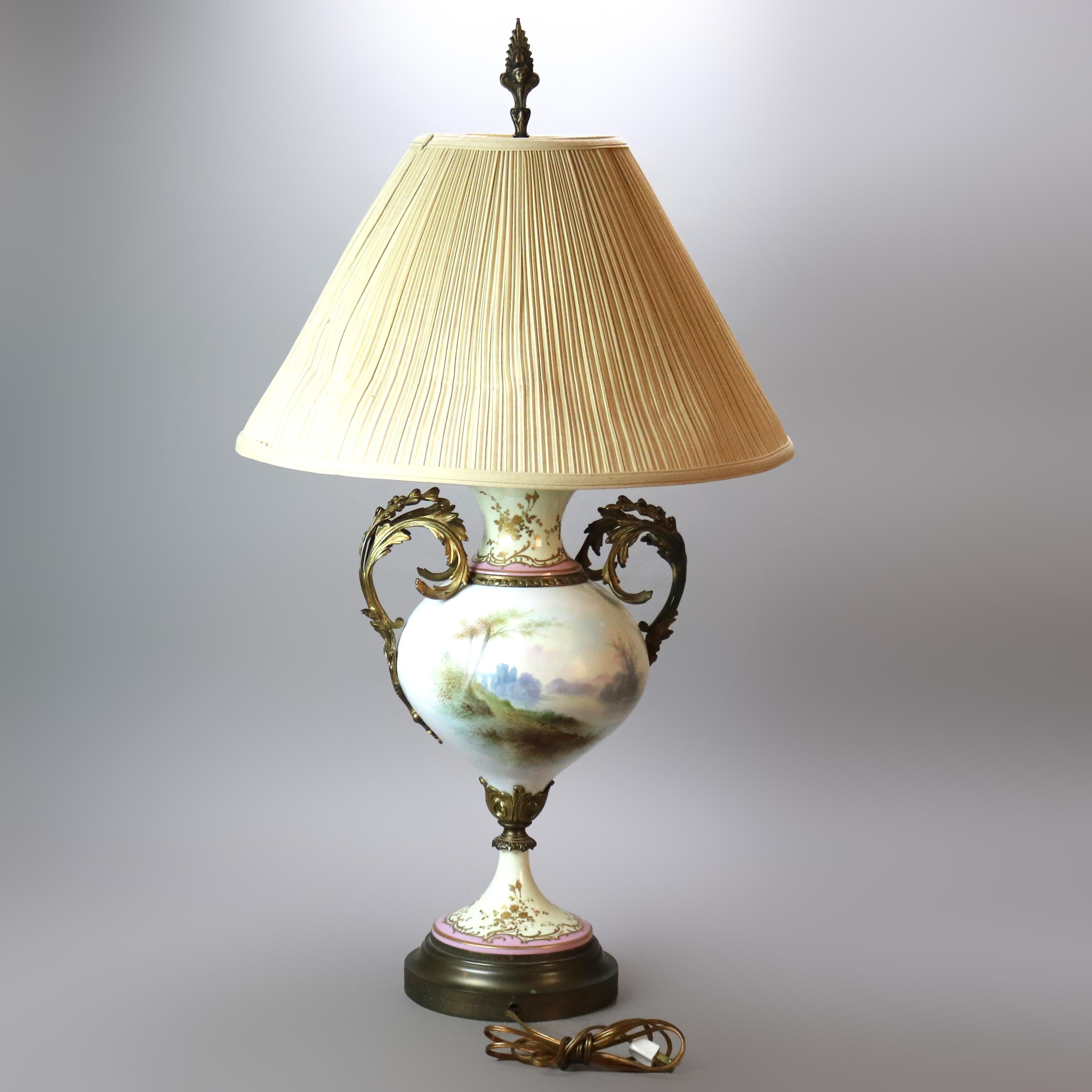 Ancienne lampe en porcelaine peinte à la main et en bronze doré de Sèvres C1880 en vente 1