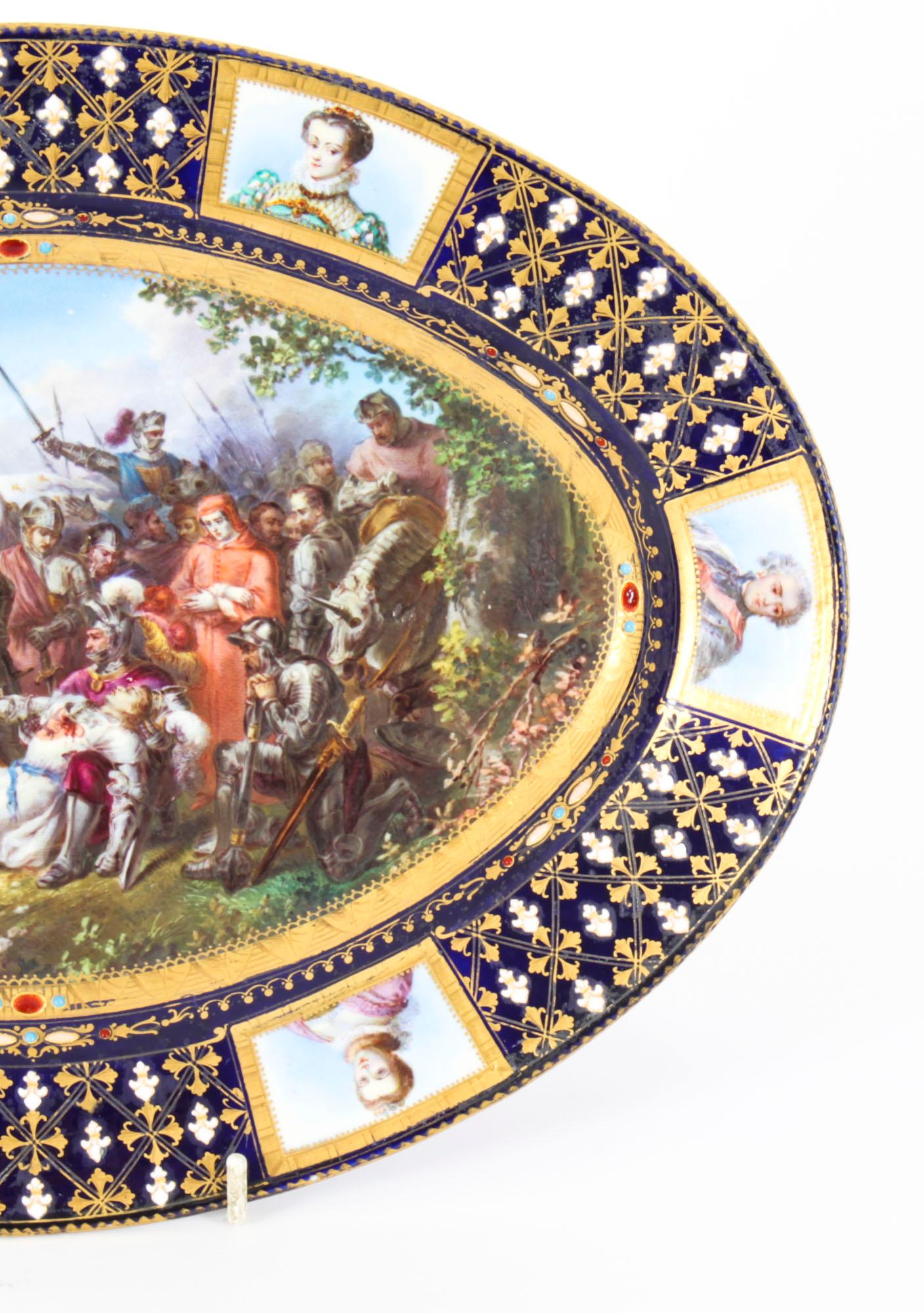 Fin du XVIIIe siècle Ancien plat ovale en porcelaine de Sèvres fin 18ème siècle en vente
