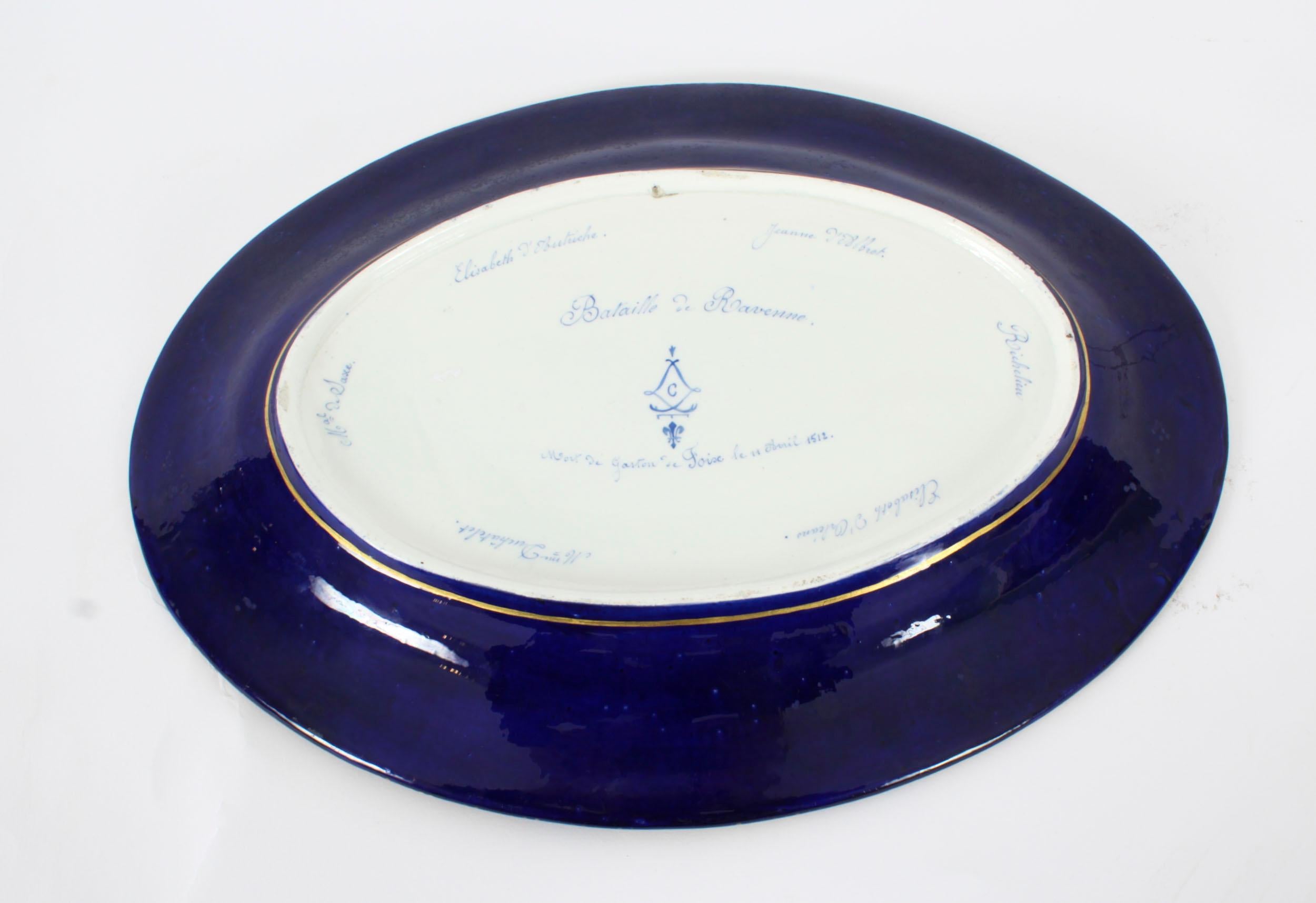 Ancien plat ovale en porcelaine de Sèvres fin 18ème siècle en vente 2