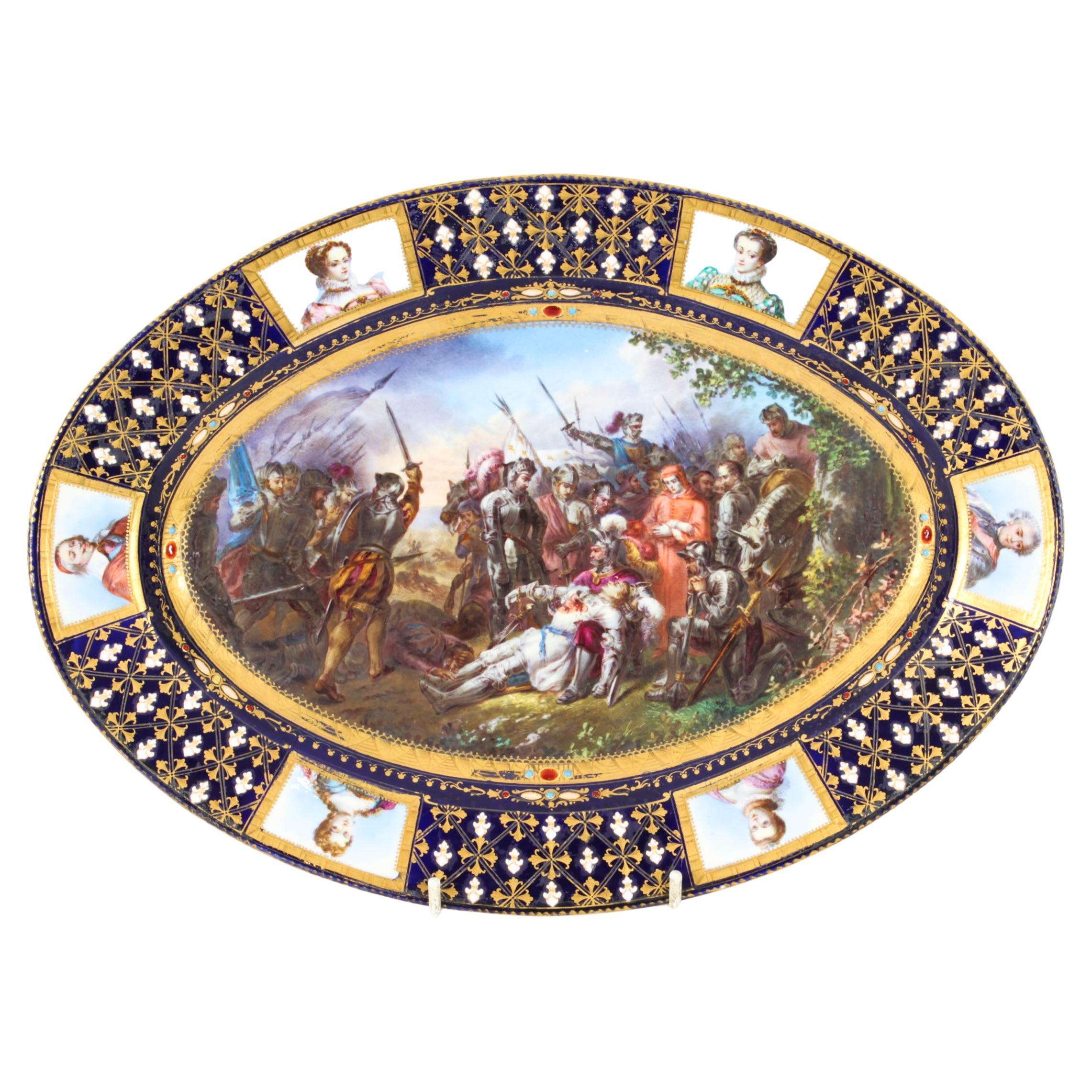 Ancien plat ovale en porcelaine de Sèvres fin 18ème siècle