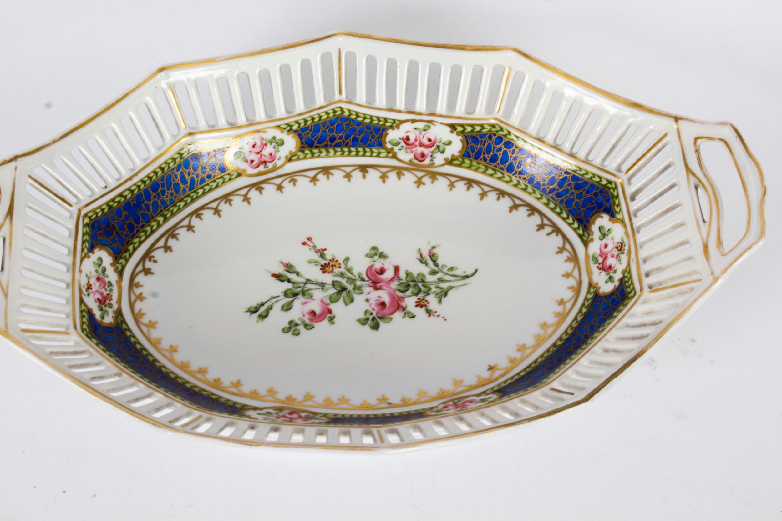 Antique French Sevres Oval Porcelain Dish Late 19th Century In Good Condition For Sale In London, GB
