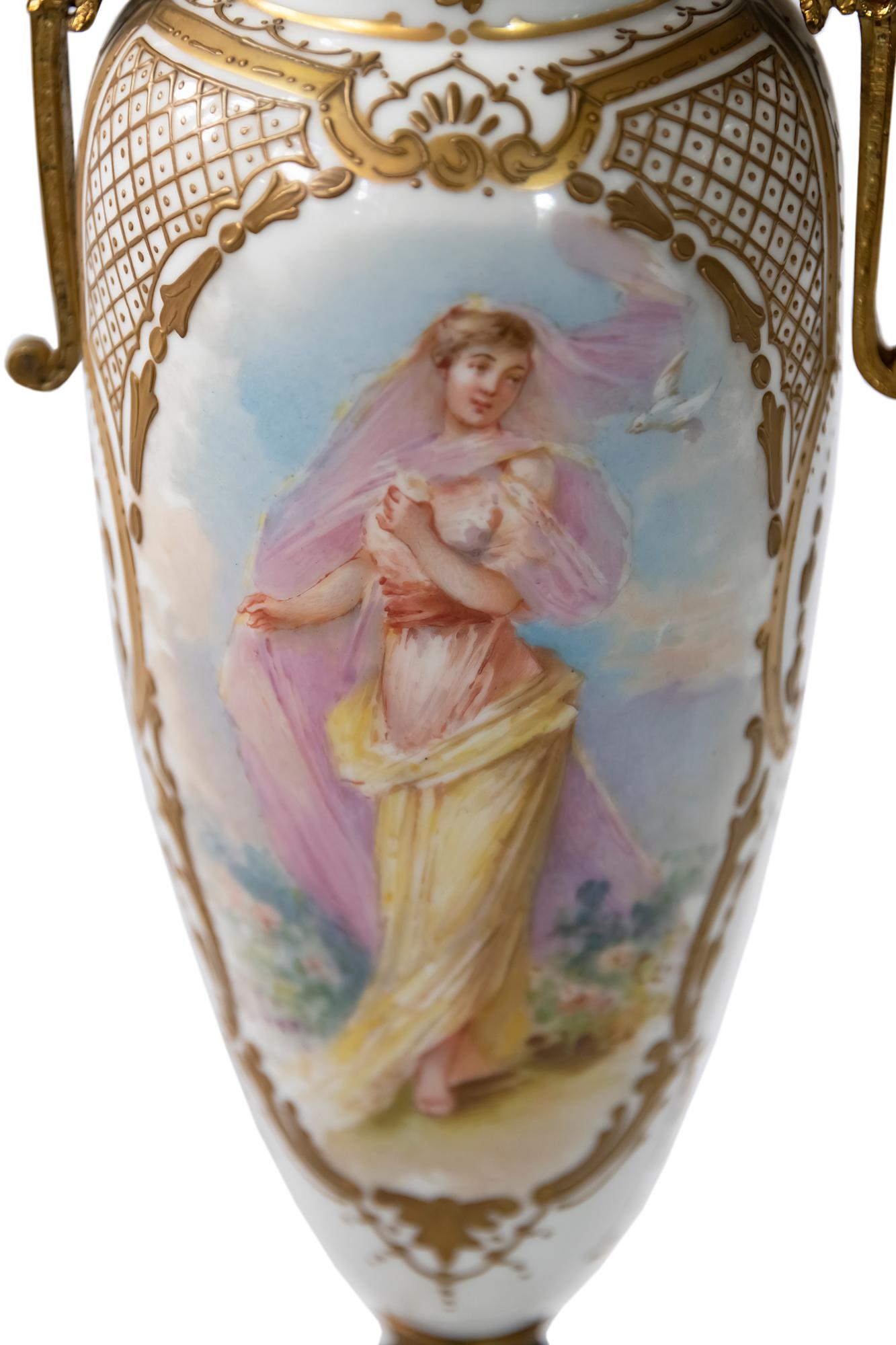 Antique French Sevres Porcelain and Bronze Lidded Vase In Good Condition For Sale In Vilnius, LT