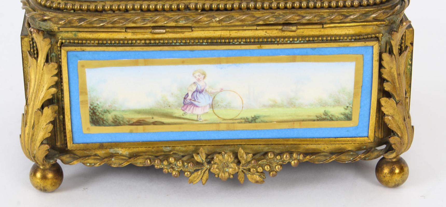 Antique French Sevres Porcelain and Ormolu Jewellery Casket 19th Century  For Sale 4