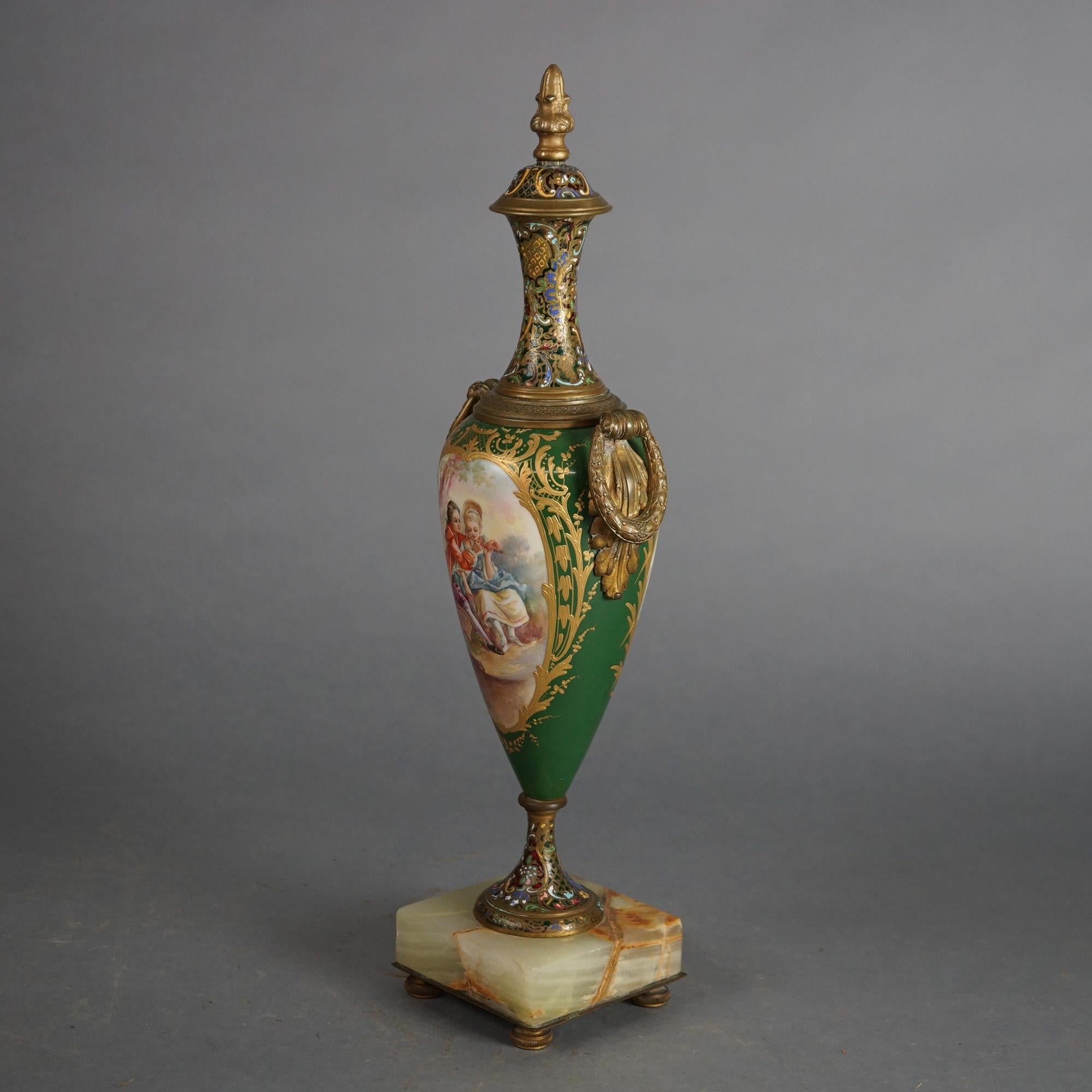 Antique French Sevrés Porcelana y Retrato Esmaltado Urna con Base de Mármol c1890 siglo XIX