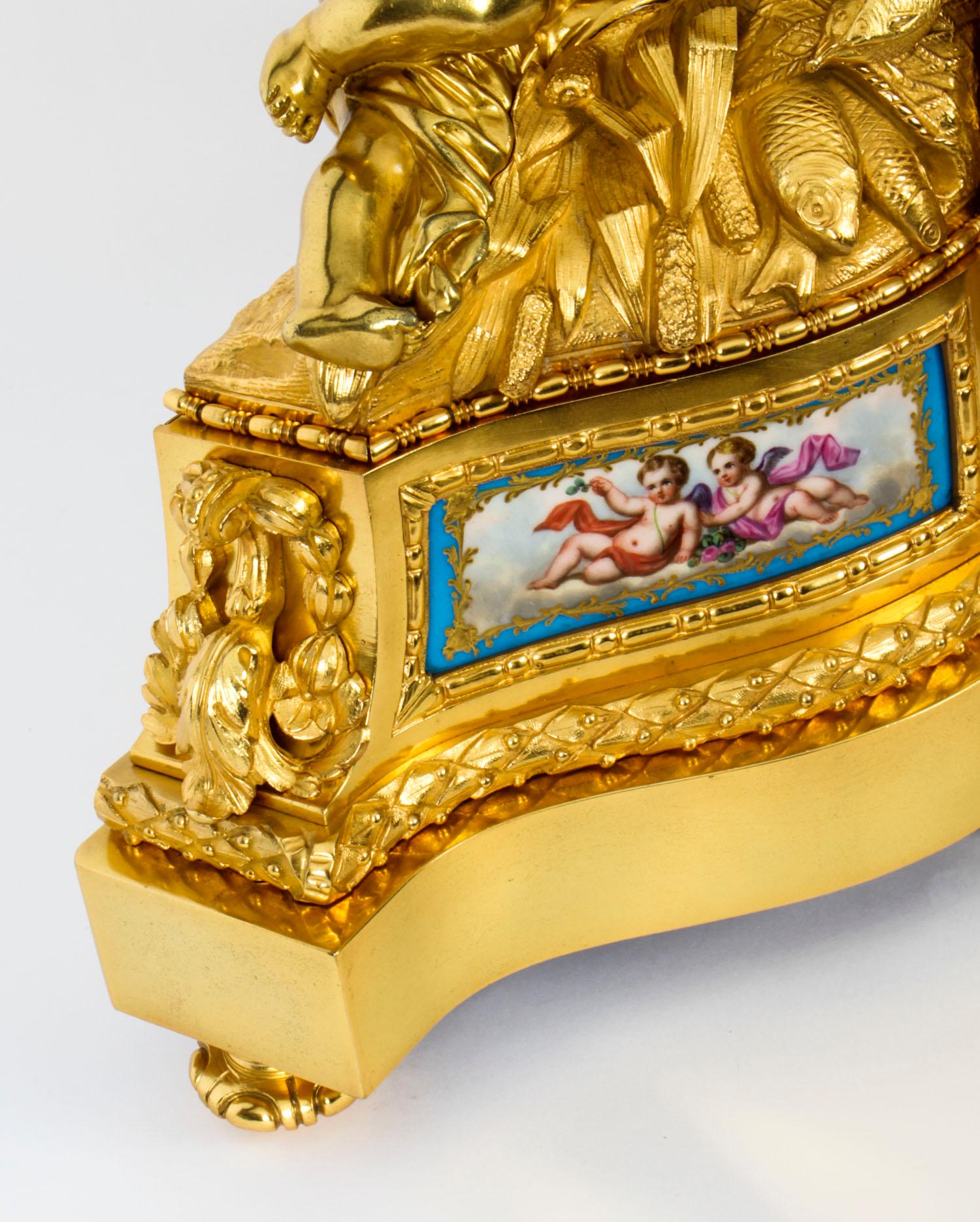 Antike französische Sevres-Porzellan-Goldbronze-Uhr von Raingo Freres, 19. Jahrhundert im Angebot 3