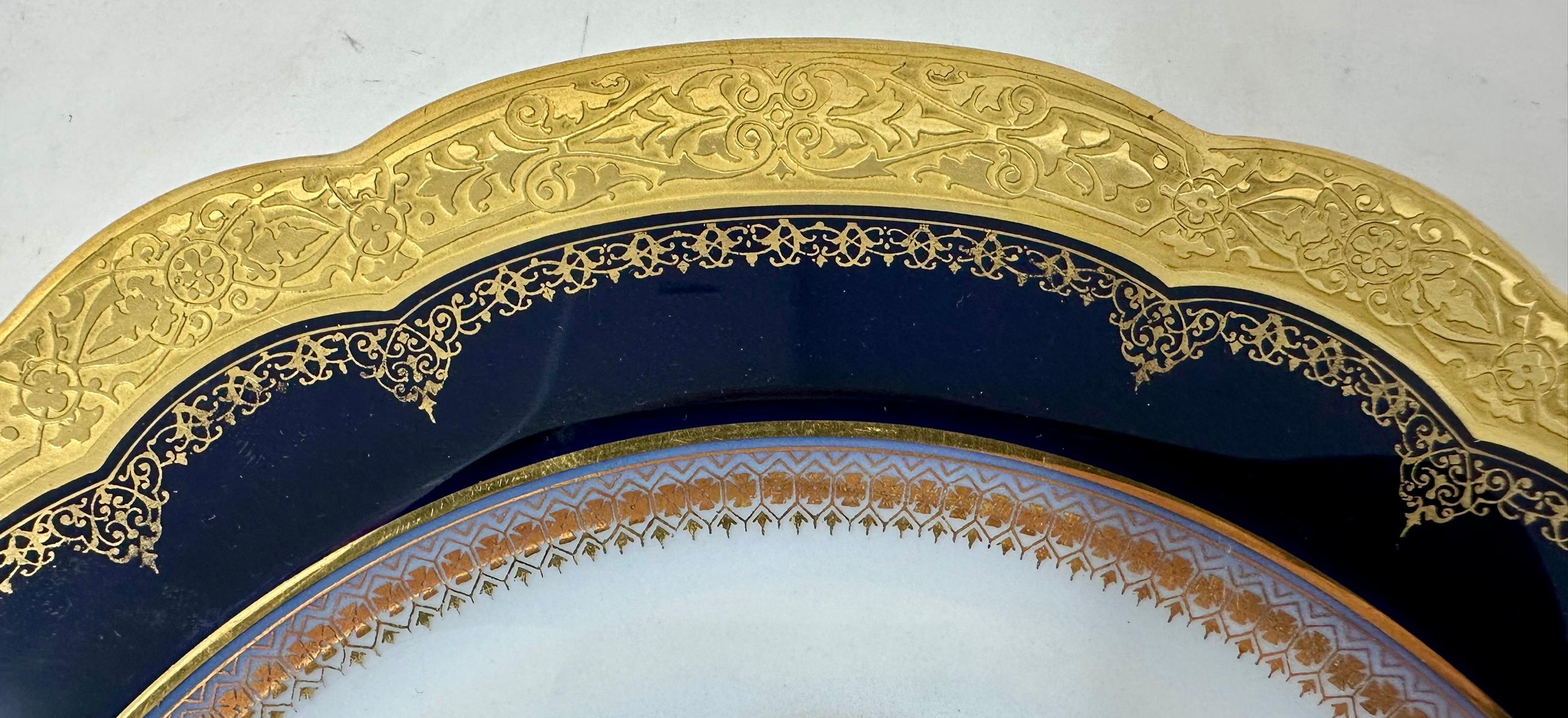 Francese Antique French Sèvres Porcelain Portrait Plate of Madame de Montespan Circa 1846 in vendita