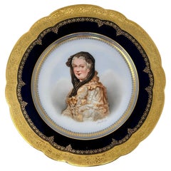 Ancienne assiette en porcelaine de Sèvres représentant la reine Marie Leszczyńska C 1846