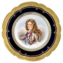 Ancienne assiette en porcelaine de Sèvres représentant le Duke de Bourgogne Ca. 1846