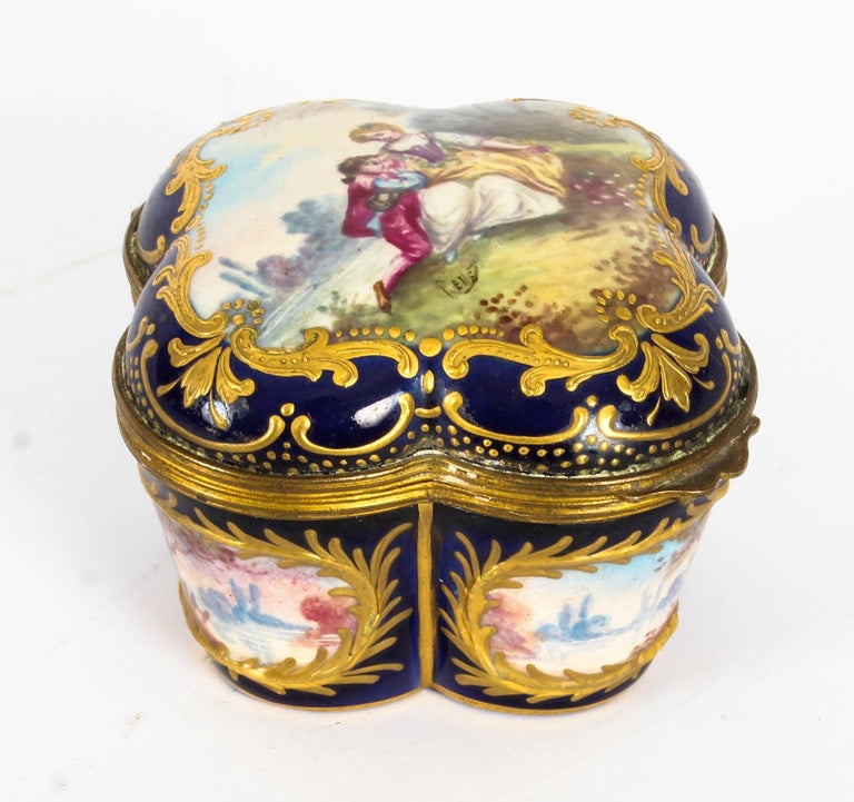 Antique French Sèvres Porcelain Quatrefoil Casket, 19th Century at 1stDibs