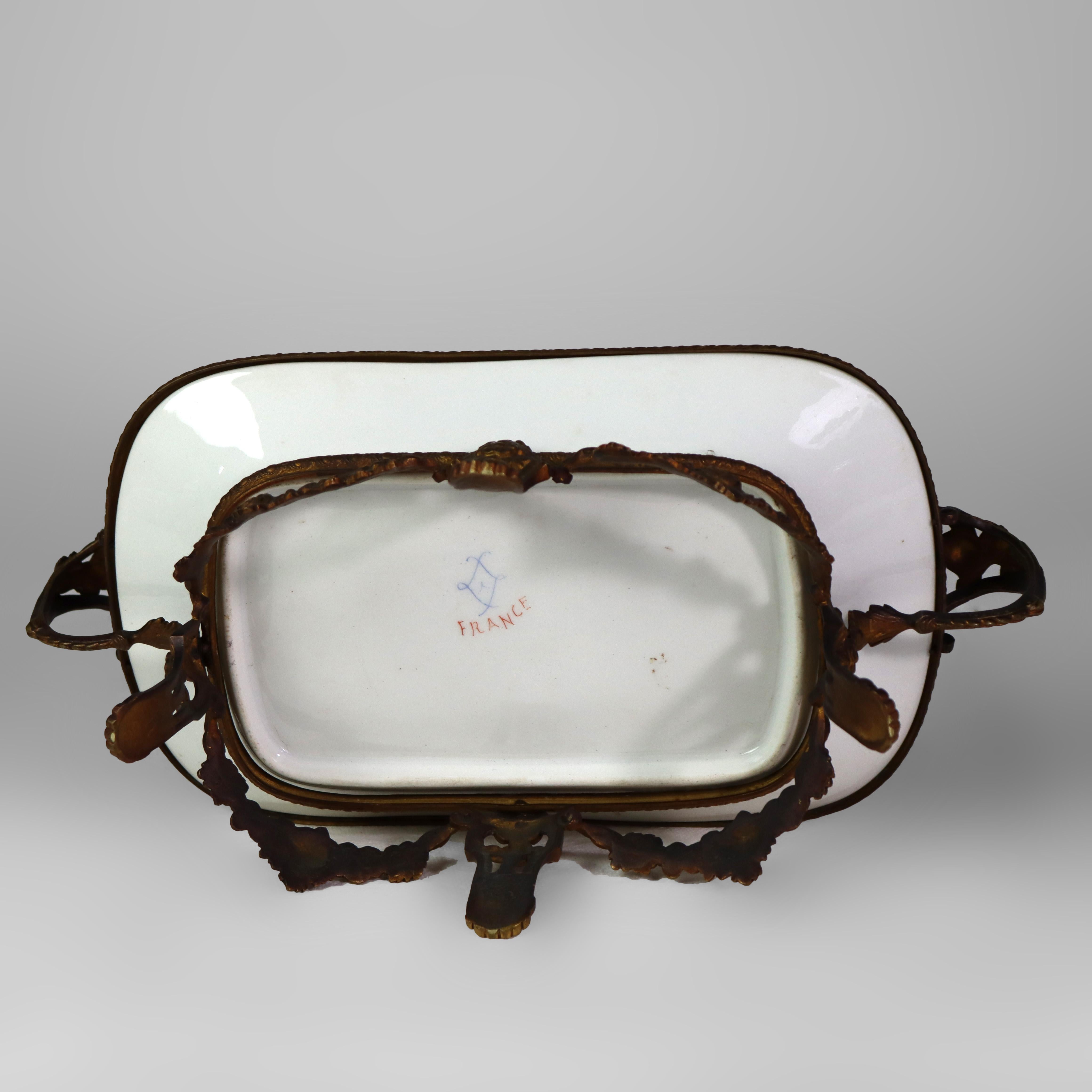 Antique French Sèvres Porzellantablett mit Bronzerahmen signiert C1890 im Angebot 2