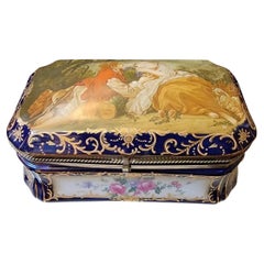 Antique French Sèvres, scatola in porcellana dipinta e ottone dorato