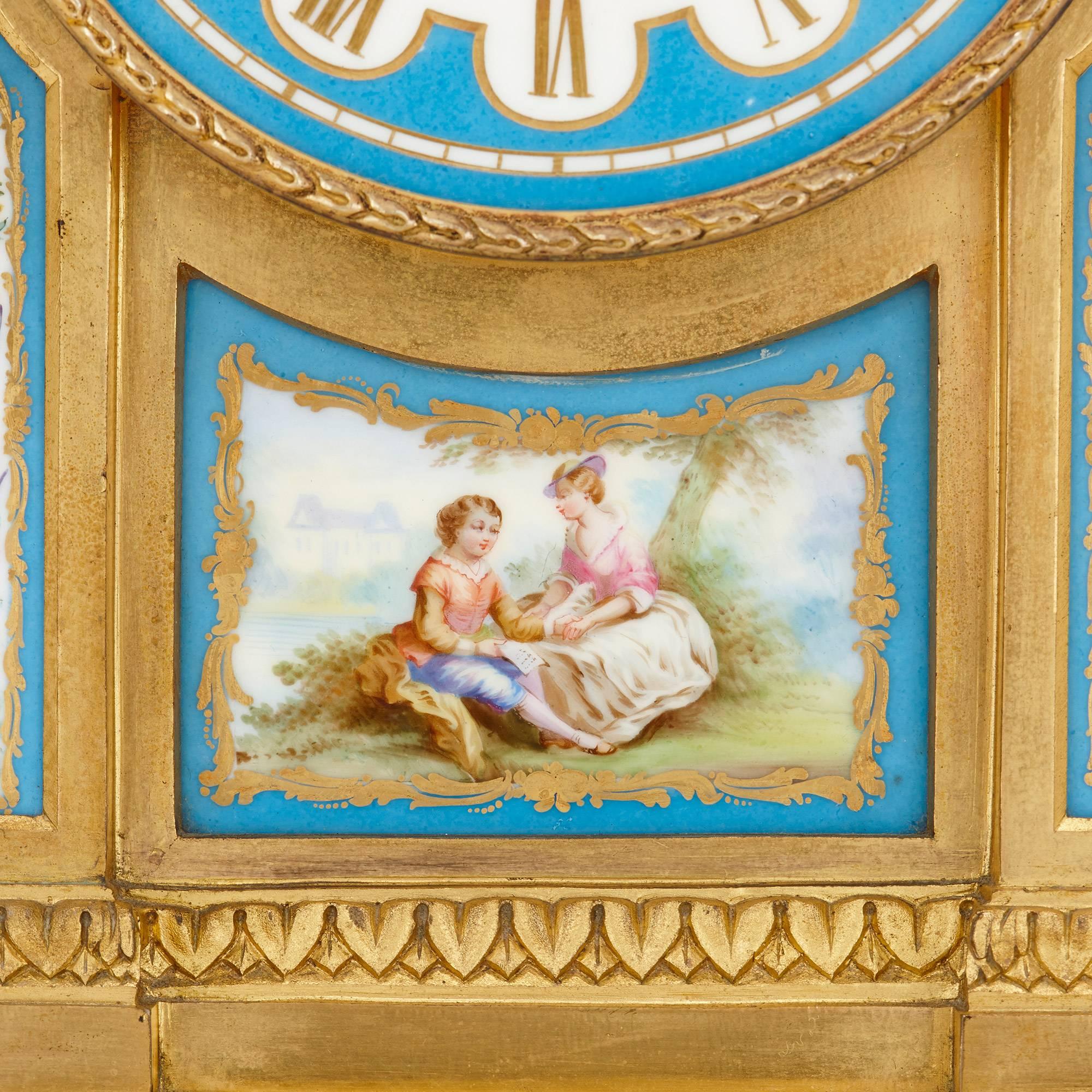 XIX secolo Antique French Sevres, orologio da camino in porcellana e bronzo dorato in vendita