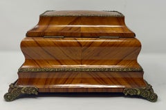 Antiguo joyero francés de madera de Kingwood