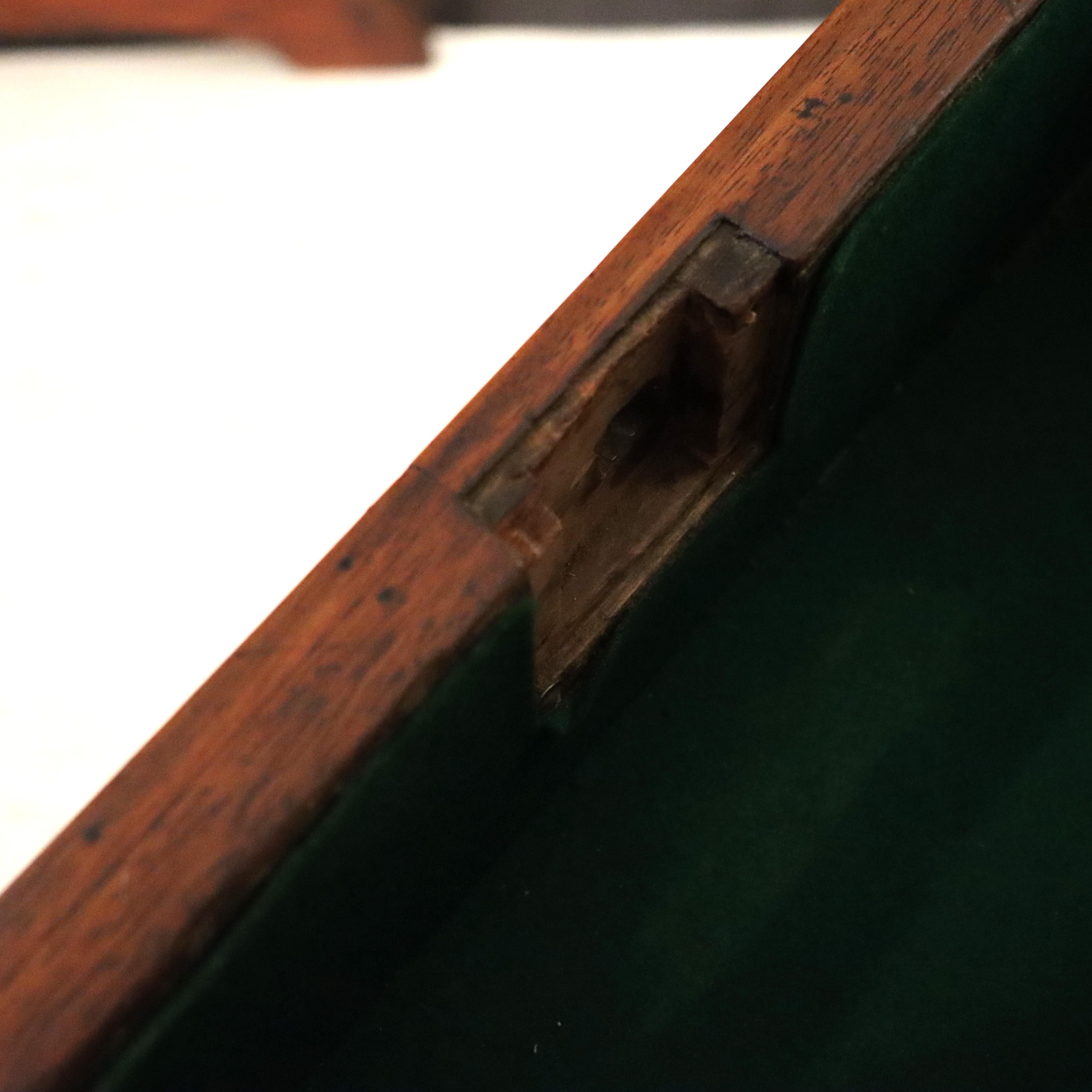 Antique French Sheraton Credenza in mogano intagliato Circa 1930 in vendita 10