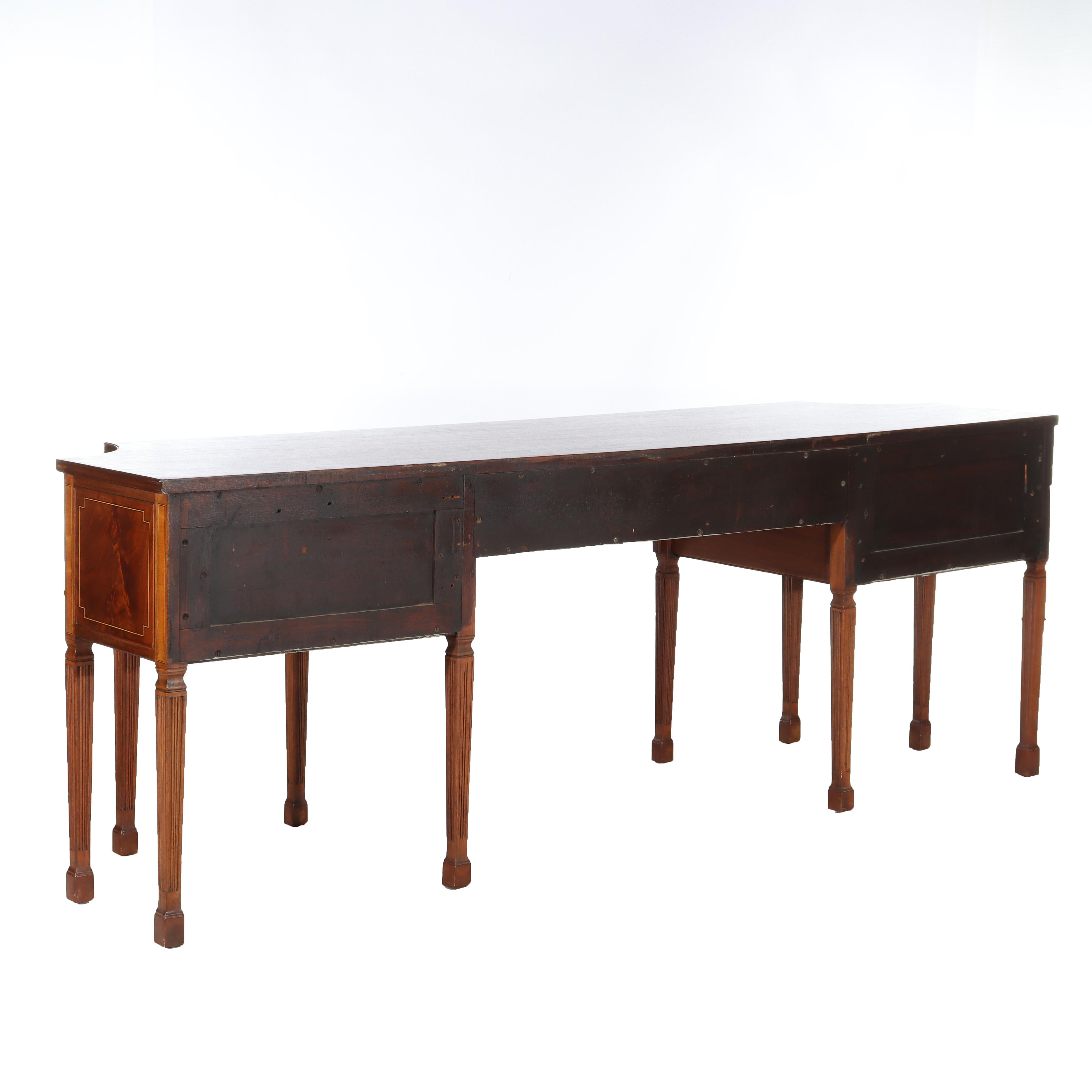 Antique French Sheraton Credenza in mogano intagliato Circa 1930 in vendita 11
