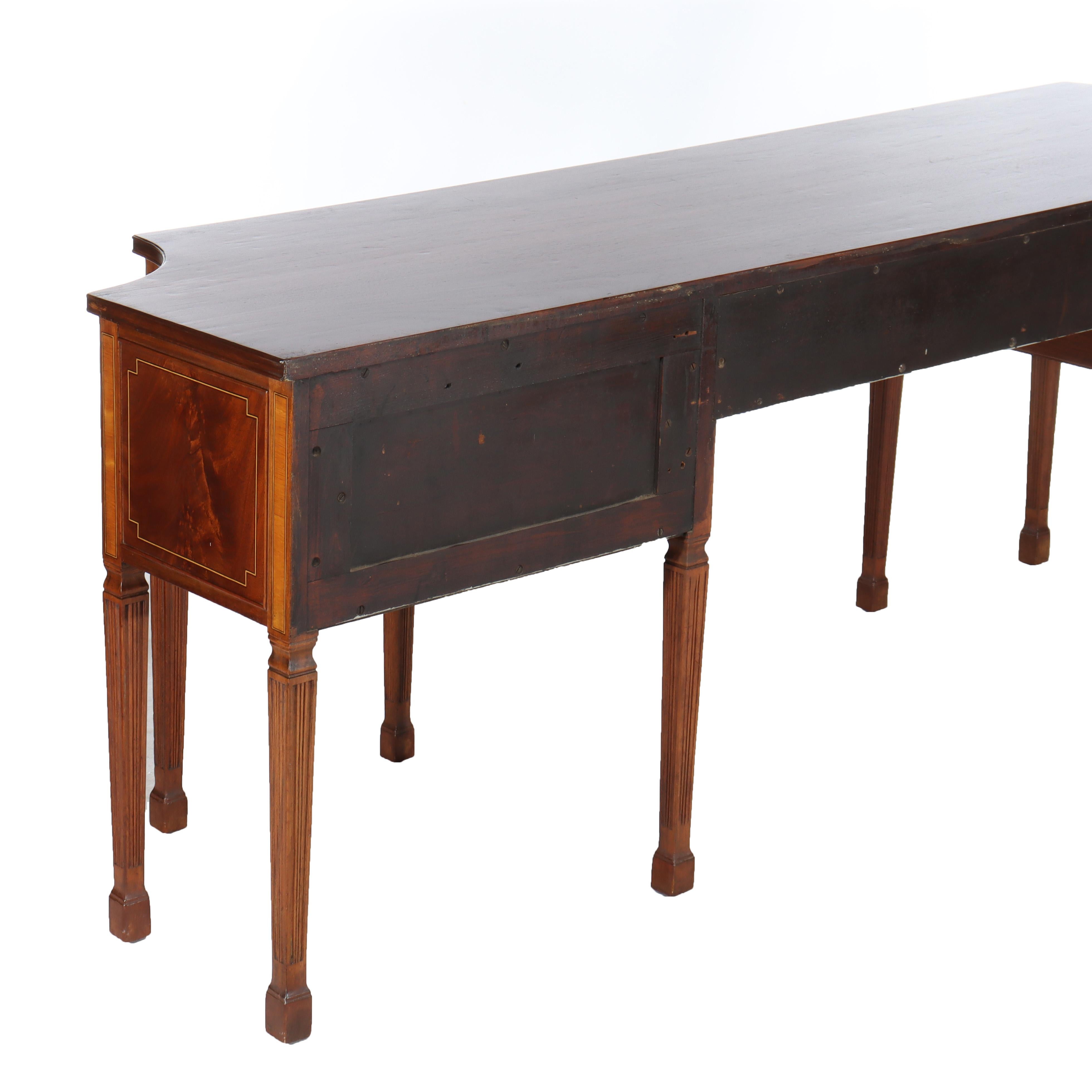 Antique French Sheraton Credenza in mogano intagliato Circa 1930 in vendita 12