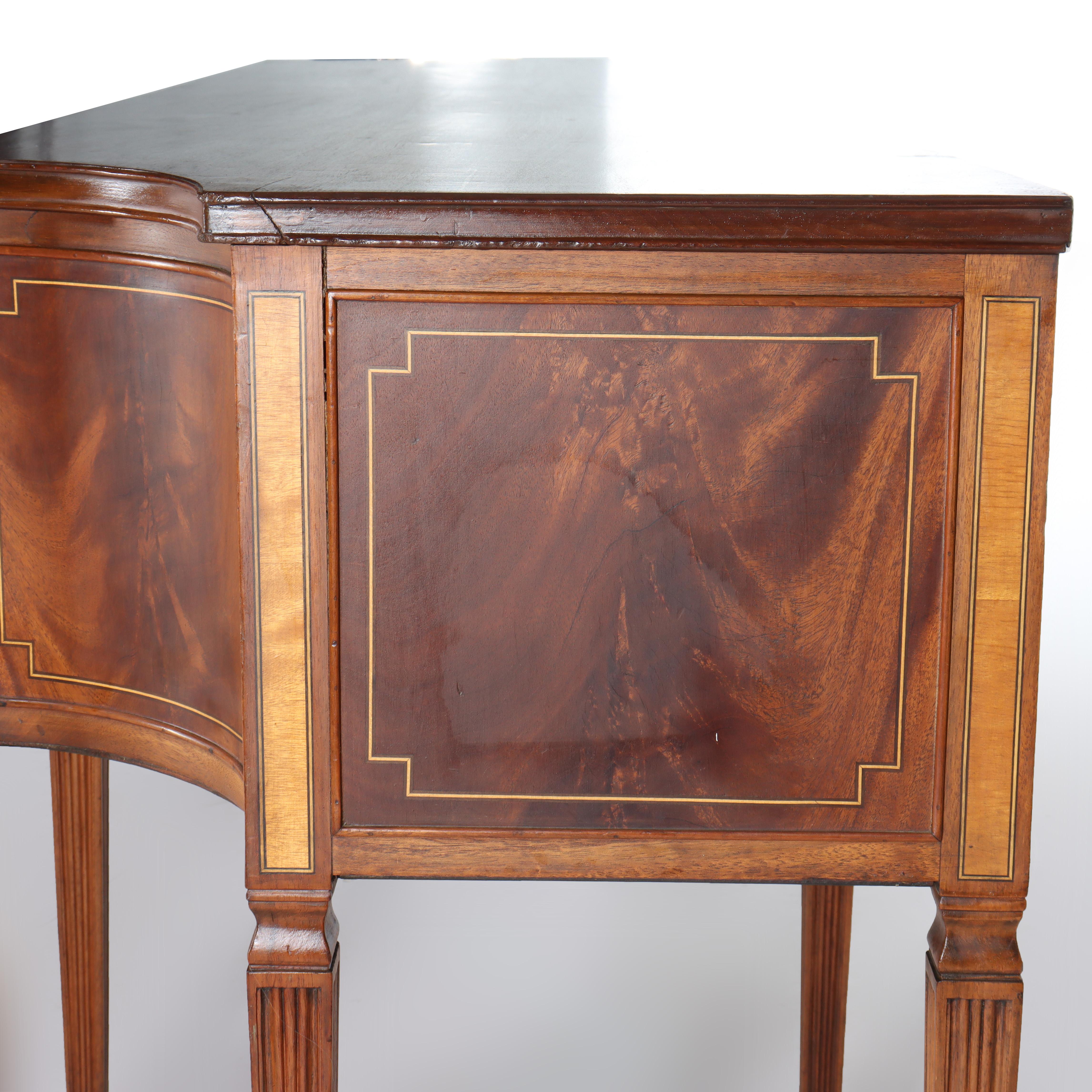 Antique French Sheraton Credenza in mogano intagliato Circa 1930 in vendita 3