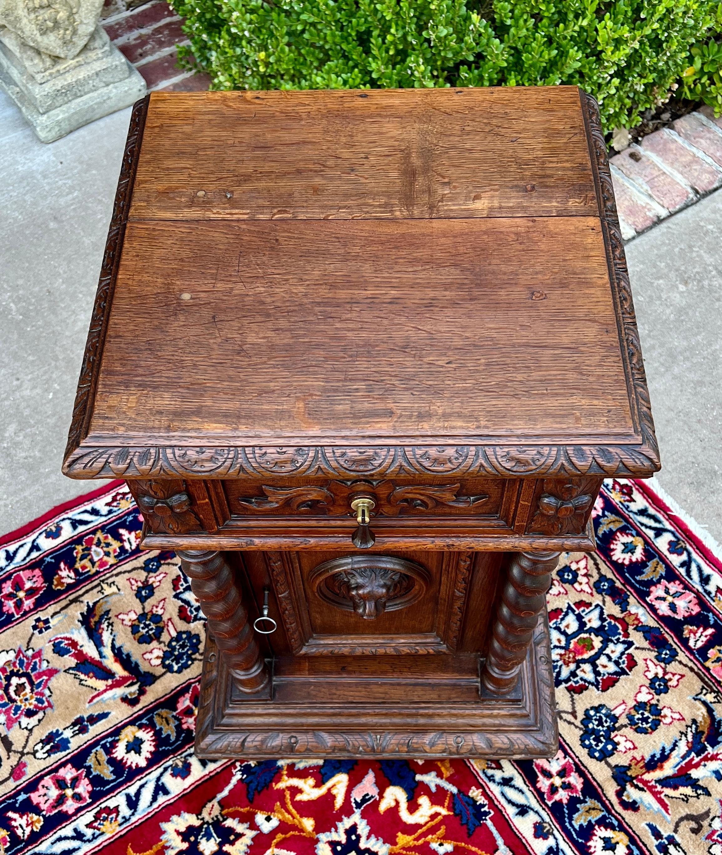 Ancienne table d'appoint française à piédestal BARLEY TWIST en chêne Renaissance 19C en vente 7