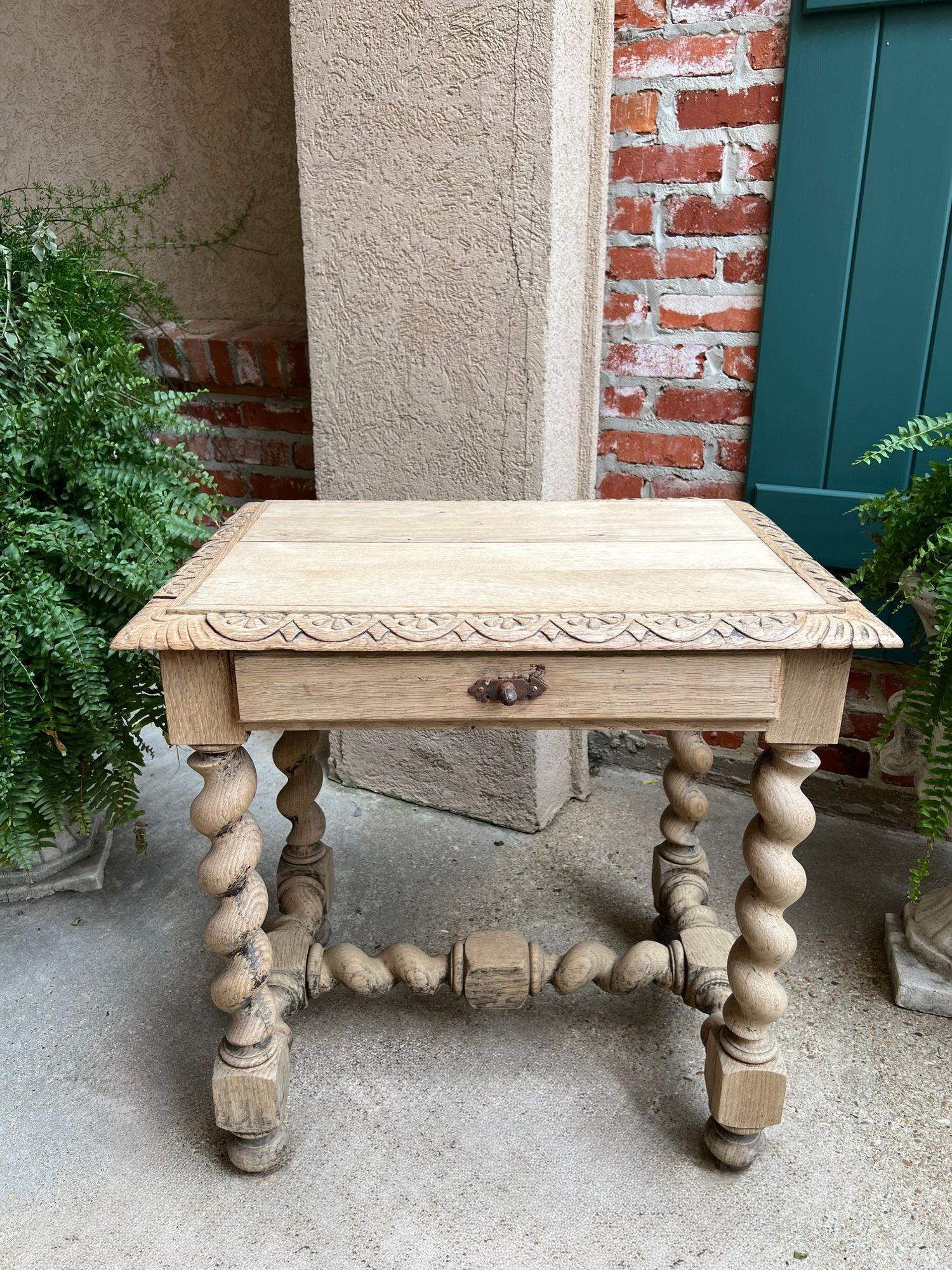Français Antique French Side Table Barley Twist Bleached Carved Nightstand Oak Louis XIII en vente
