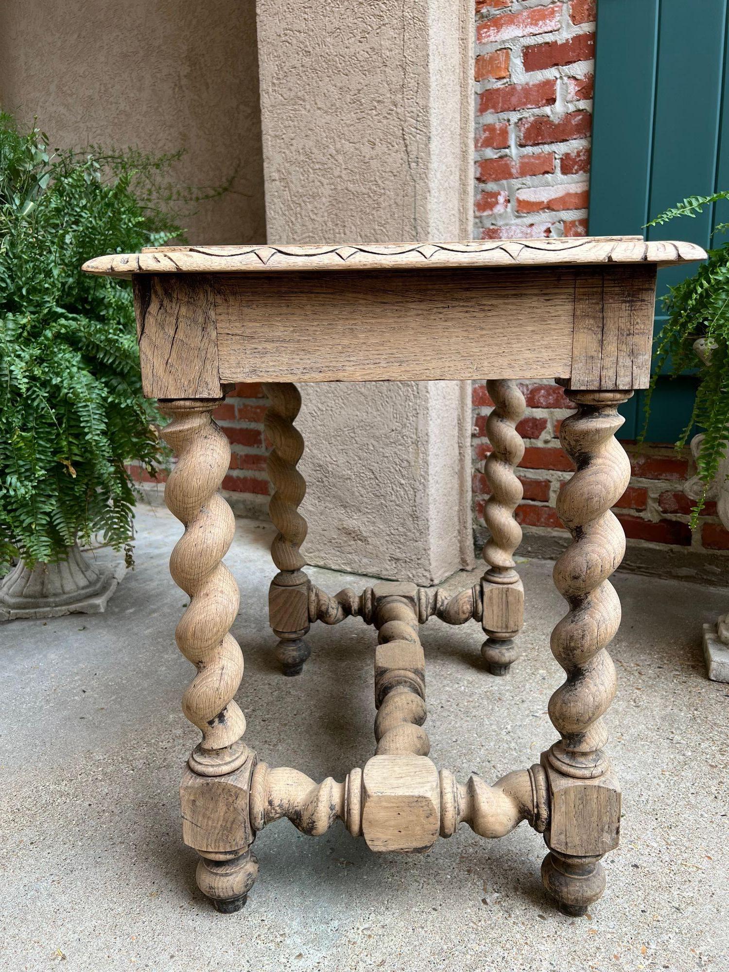 XIXe siècle Antique French Side Table Barley Twist Bleached Carved Nightstand Oak Louis XIII en vente
