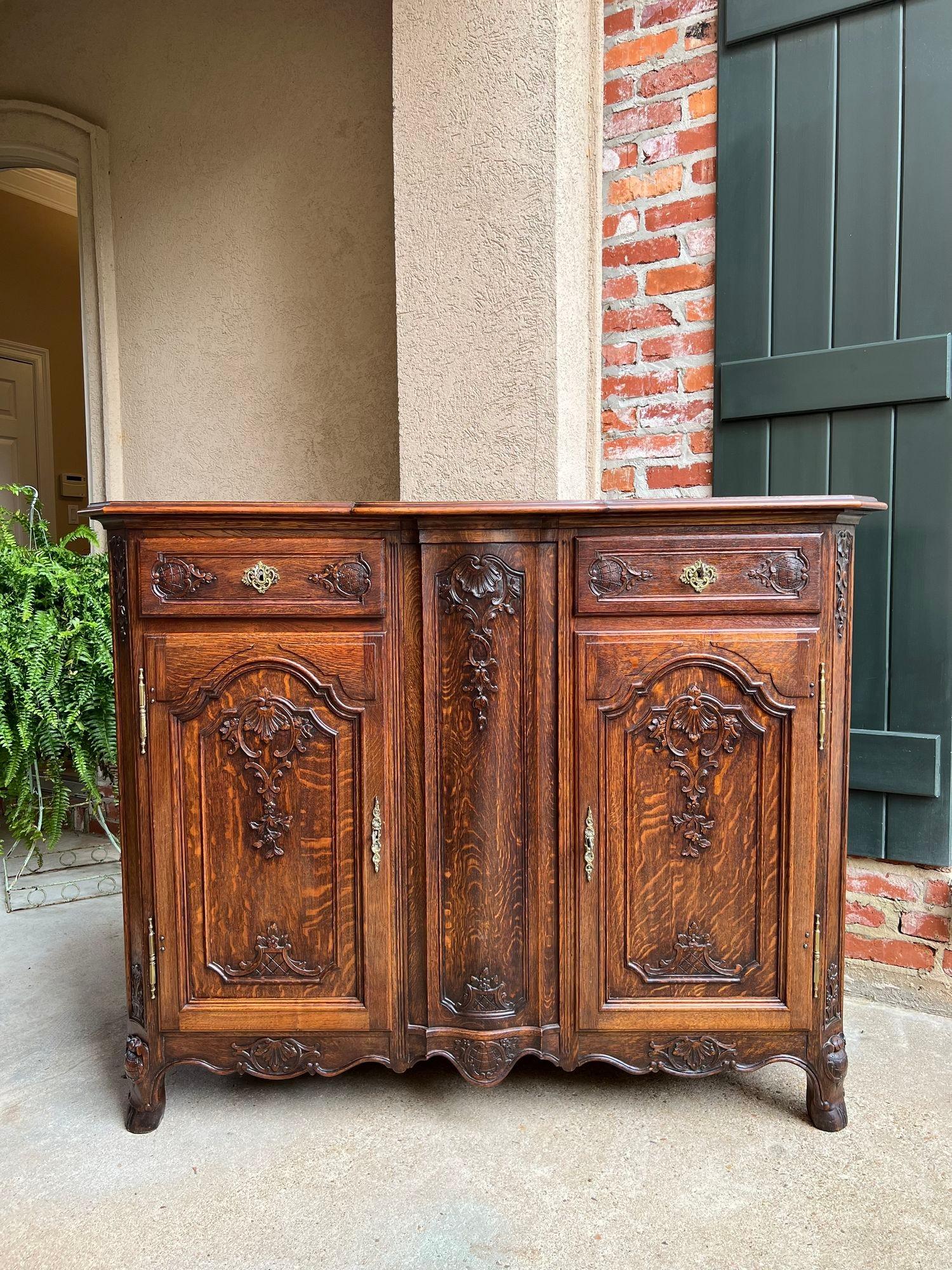 Antique French Sideboard Foyer Cabinet Louis XV Carved Tiger Oak, 19th Century For Sale 8