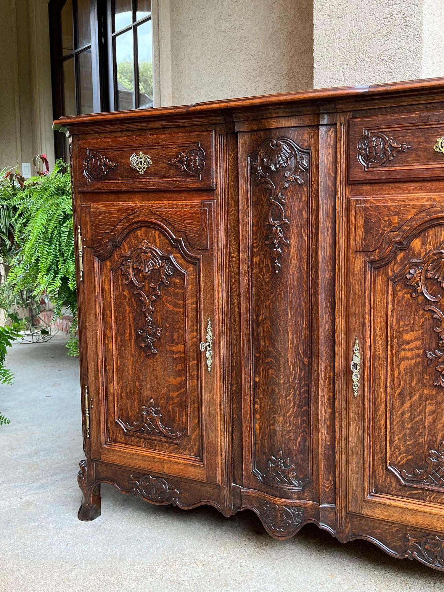 Antique French Sideboard Foyer Cabinet Louis XV Carved Tiger Oak, 19th Century For Sale 9