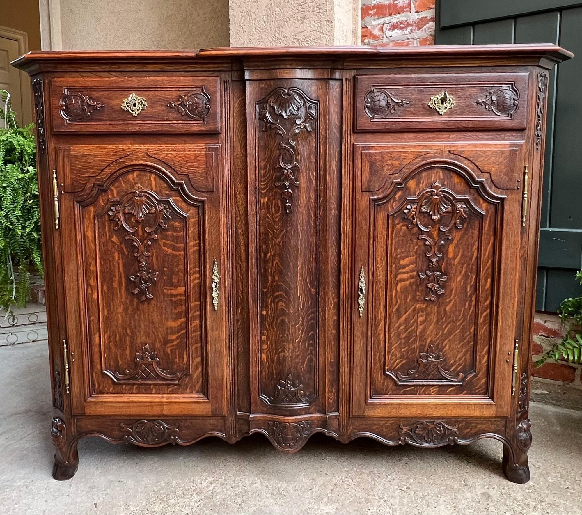 Antique French Sideboard Foyer Cabinet Louis XV Carved Tiger Oak, 19th Century For Sale 2