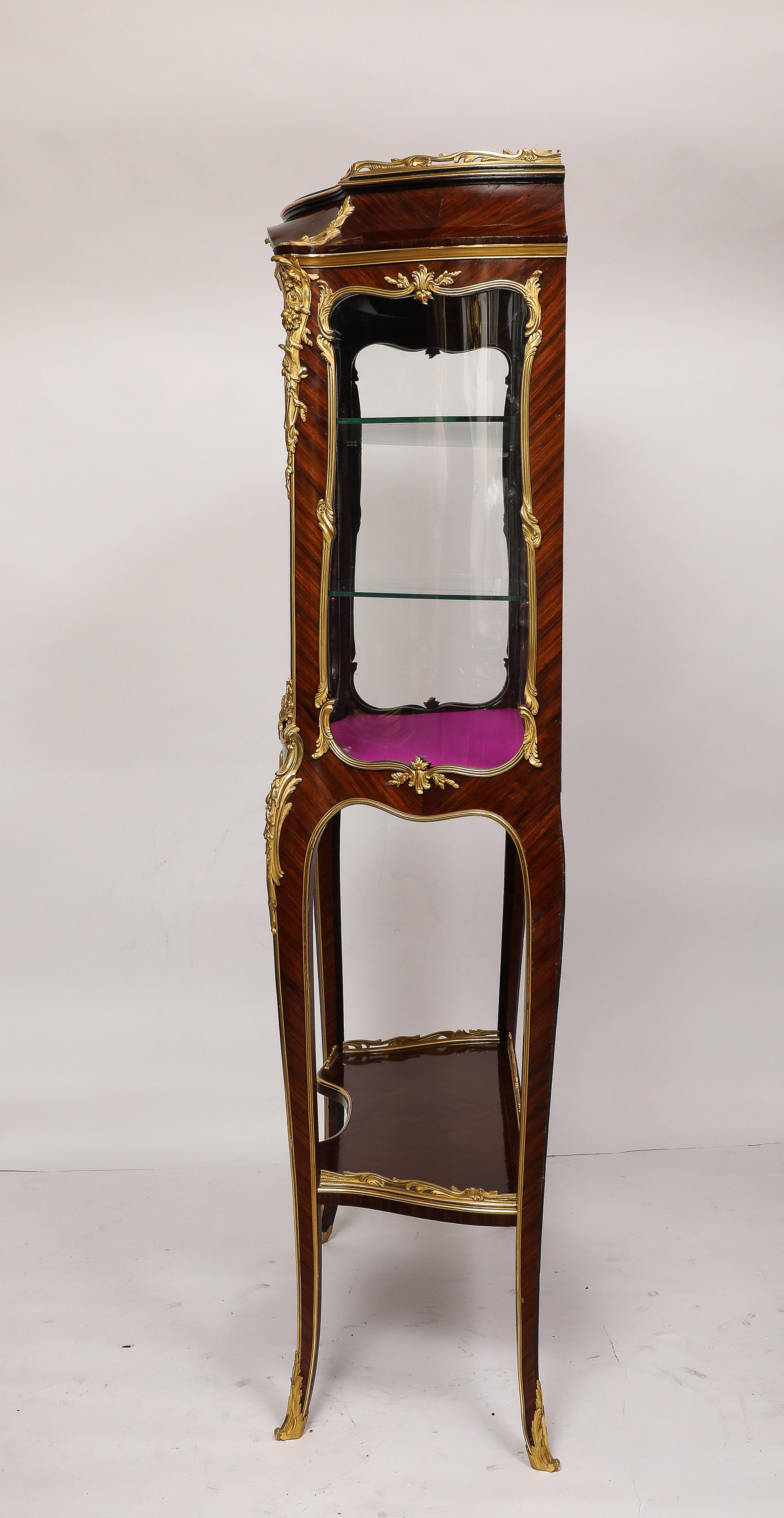 Antique French Signed F. Linke Ormolu Mounted Marble Top Vitrine In Excellent Condition For Sale In New York, NY