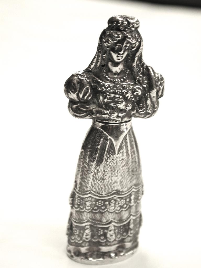 French Silver Bodkin Case in the Shape of a Crinoline Lady, circa 1880, Paris 2