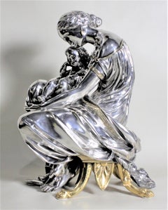 Antique French Silver & Gilt Finished Bronze Scultura di madre e bambino seduti