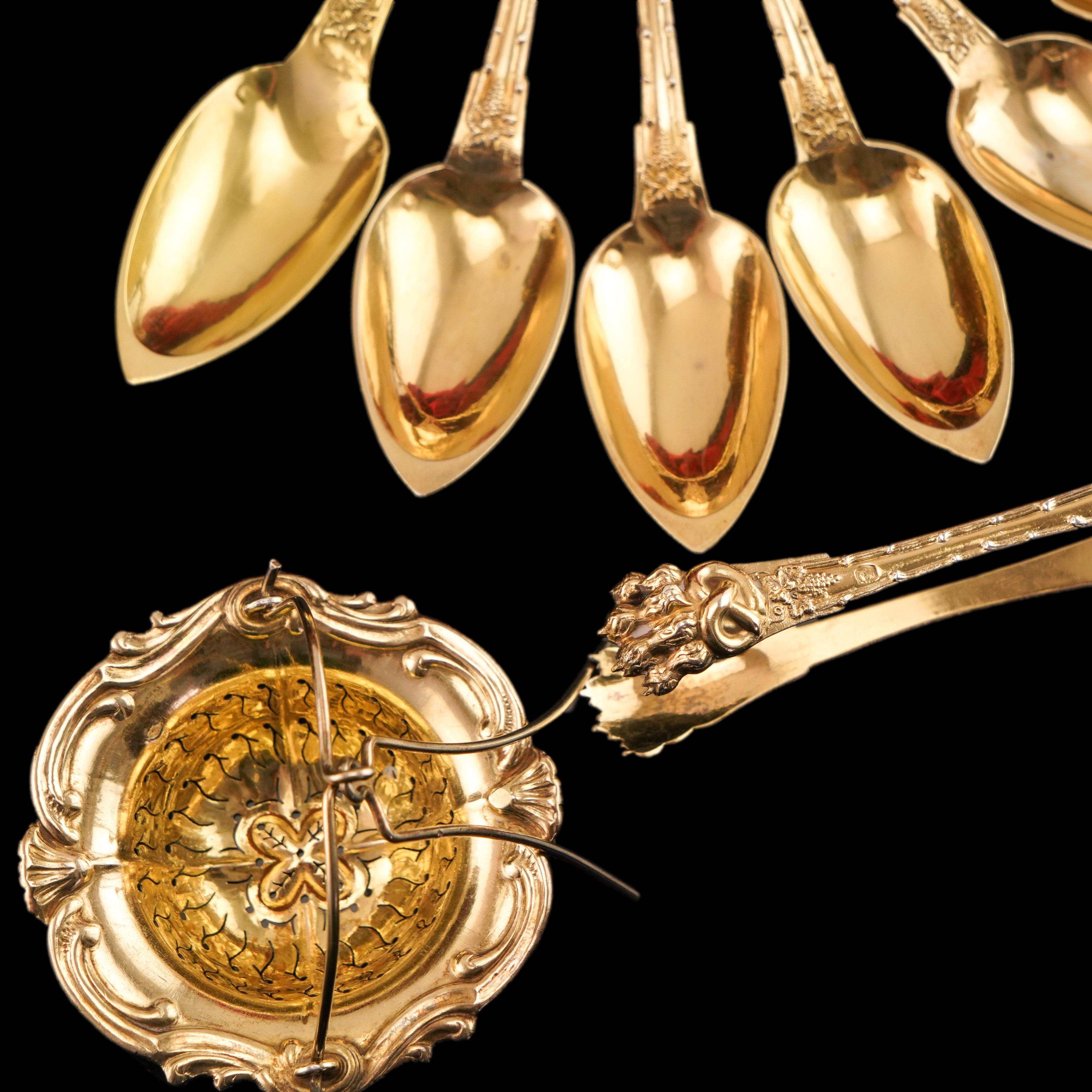 Antikes französisches, vergoldetes Vermeil-Teelöffel-, Zange- undtrainer-Set aus Silber, um 1845 im Zustand „Gut“ im Angebot in London, GB