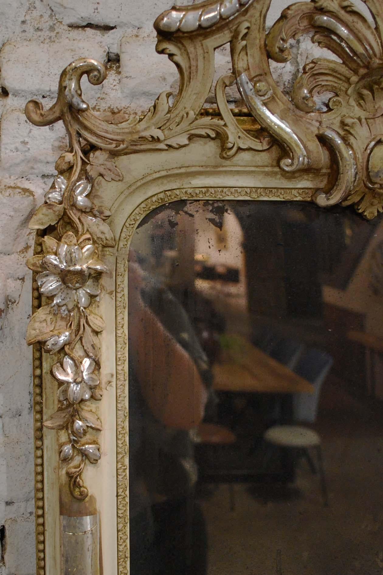 Antique French Silver Leaf Gilded Louis Philippe Mirror with an Ornate Crest In Good Condition In Casteren, NL