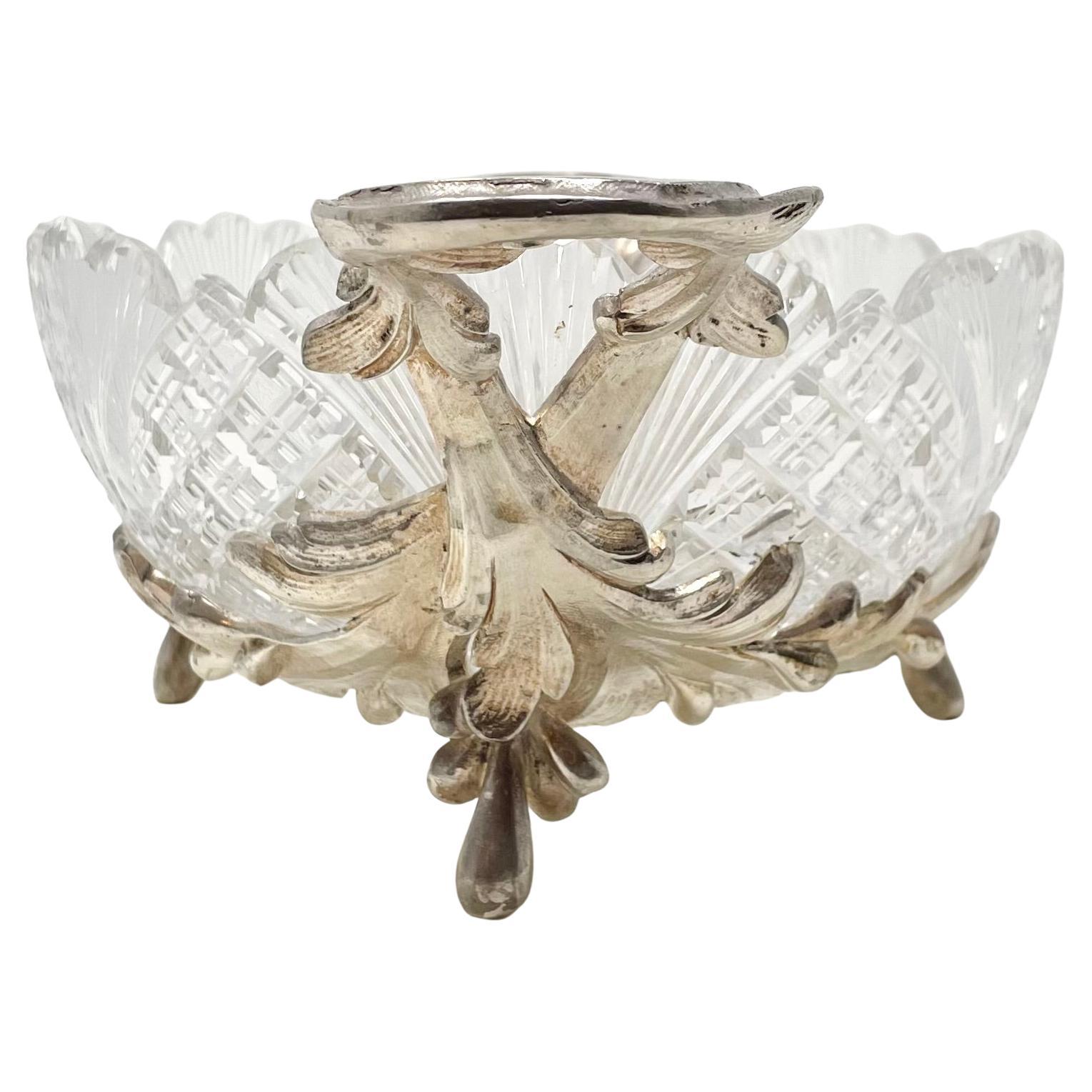 Antique French Silver on Bronze & Cut Crystal Centerpiece, circa 1910. In condizioni buone in vendita a New Orleans, LA