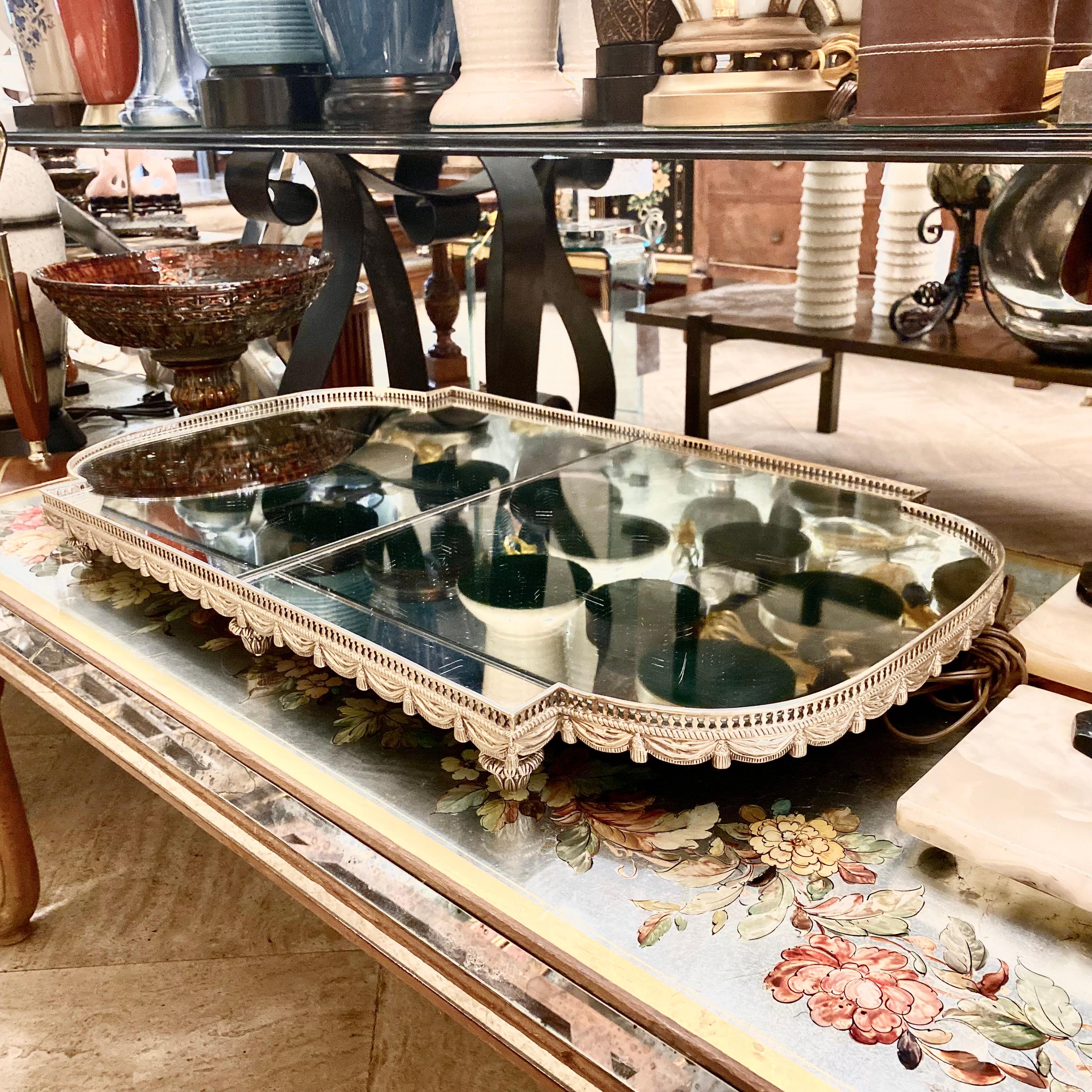 Plaqué argent Plateau de table français ancien en métal argenté en vente