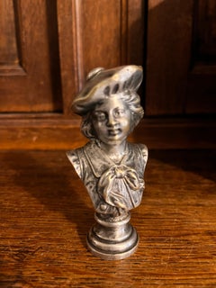 Antique French versilberte Wachs-Siegelbüste eines Jungen mit Baskenmütze