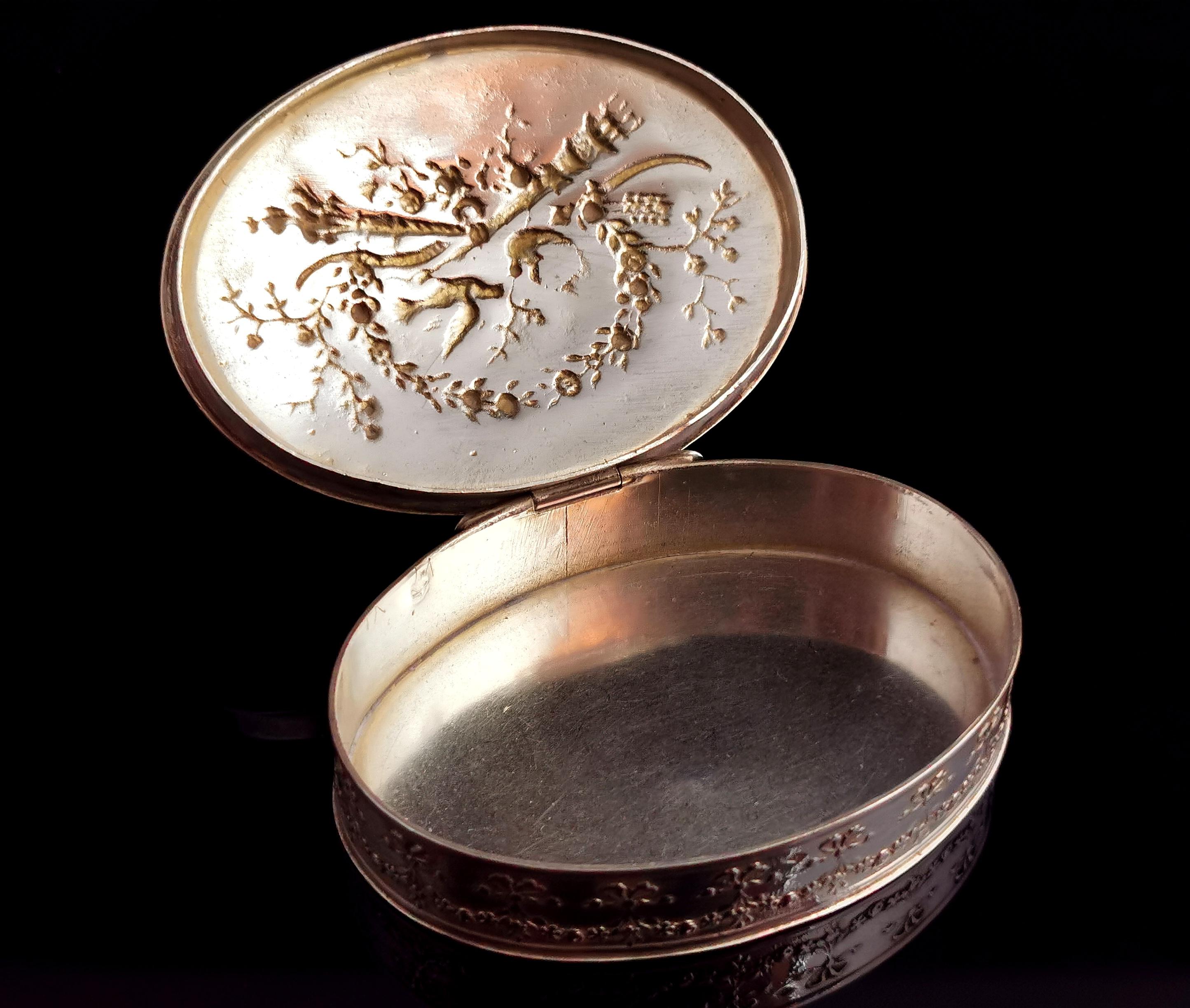 Antike französische Schnupftabakdose aus Silber, Friedenstauben im Angebot 4