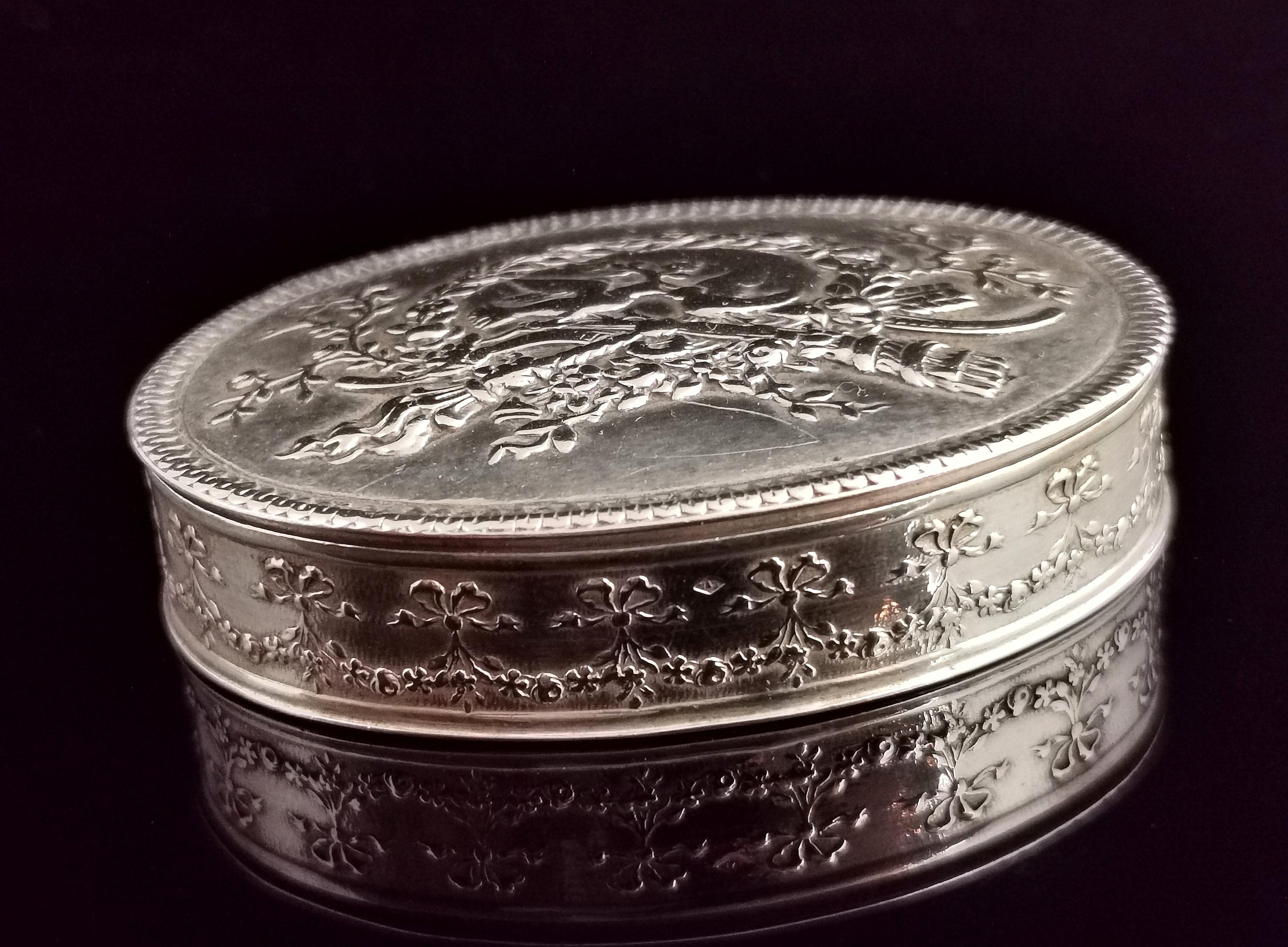 Antike französische Schnupftabakdose aus Silber, Friedenstauben im Angebot 8