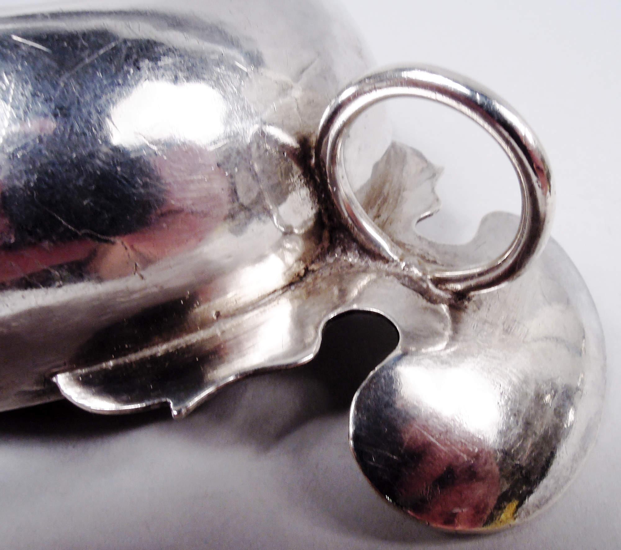 Antiguo Catador de Vino Francés de Plata con Asa de Concha de Vieira, Siglo XVIII en venta 1