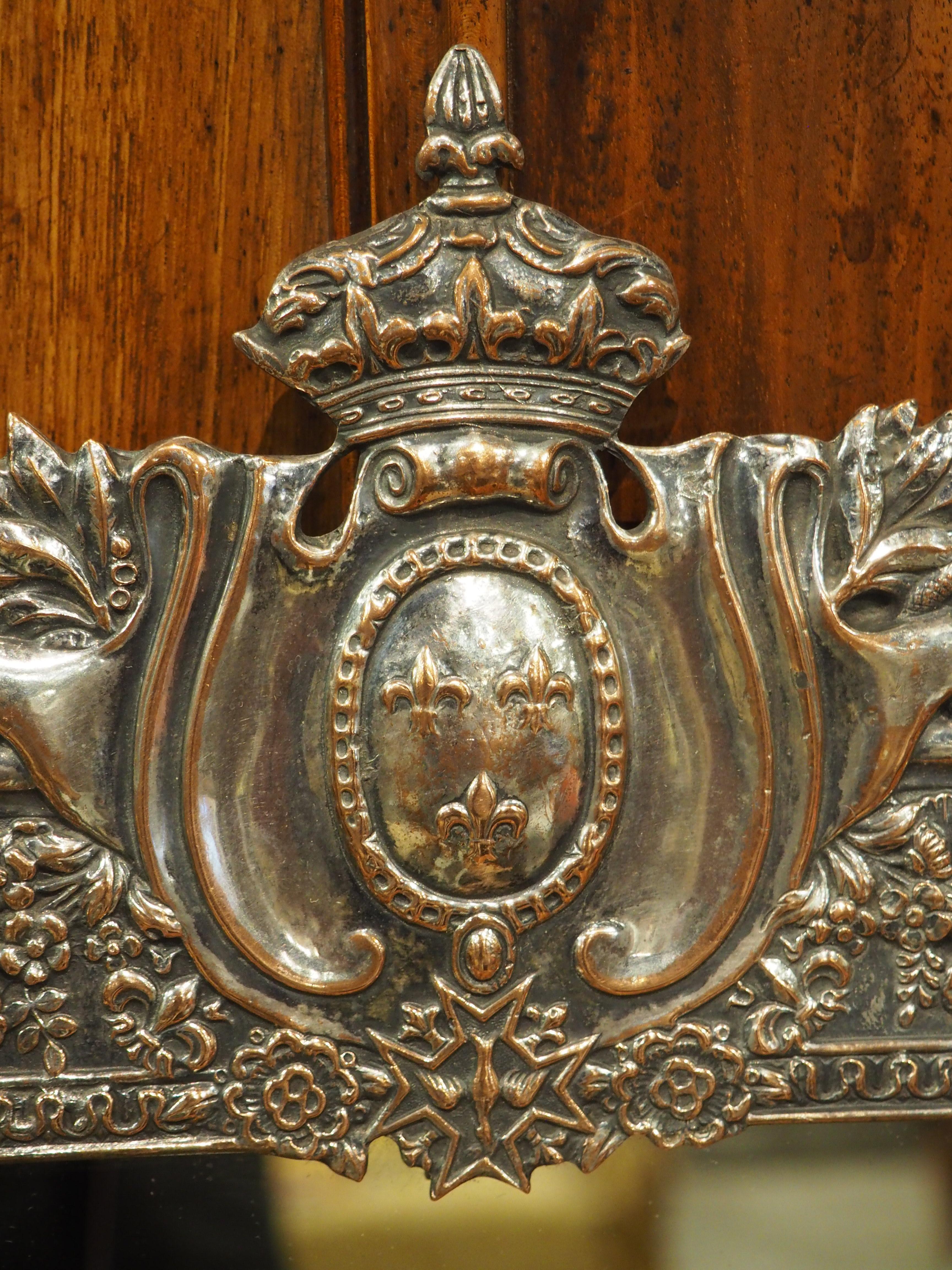 Antique Mirror francese in bronzo argentato con stemma reale, C.C. 1900 in vendita 4