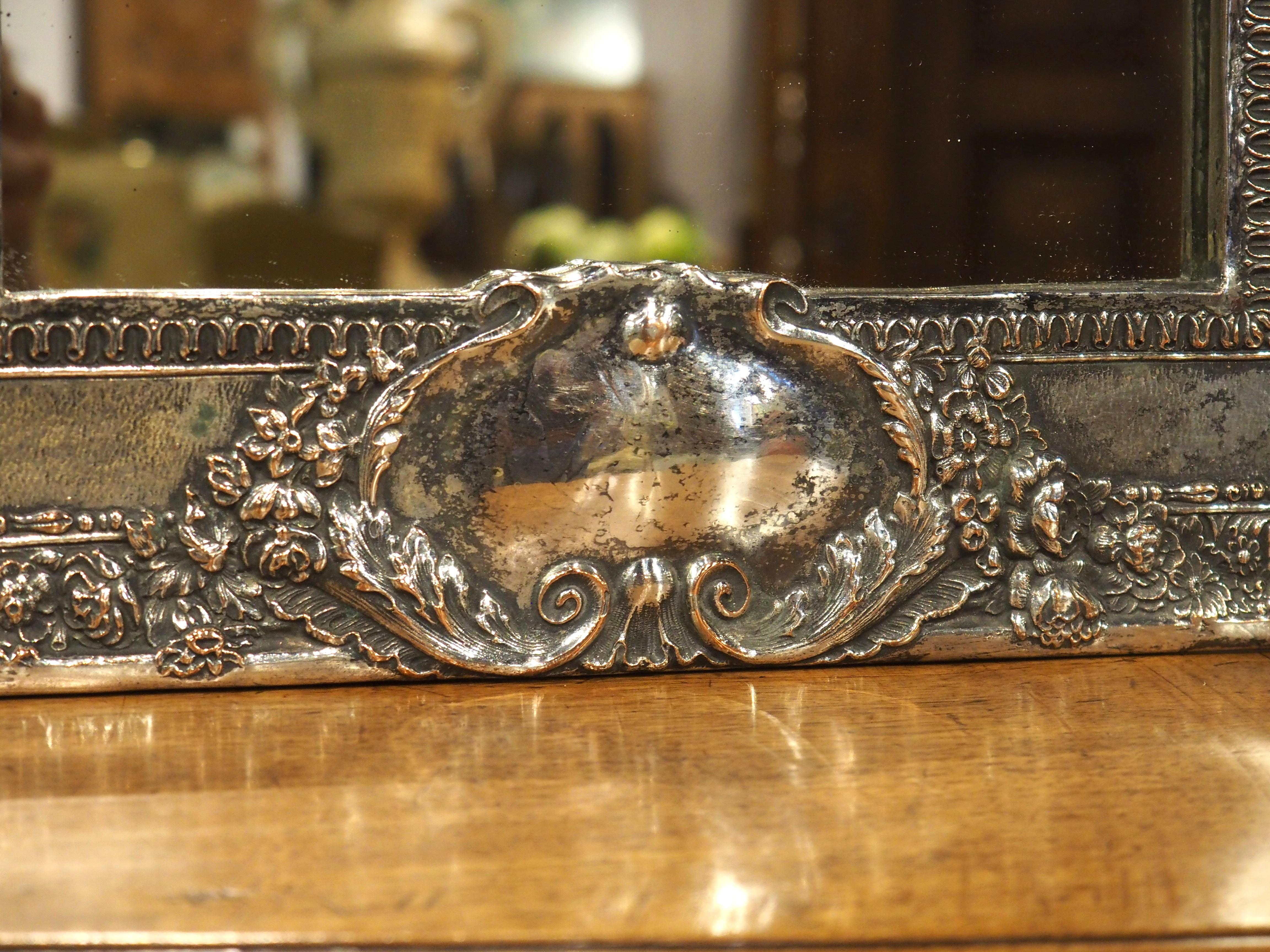 Antique Mirror francese in bronzo argentato con stemma reale, C.C. 1900 In condizioni buone in vendita a Dallas, TX
