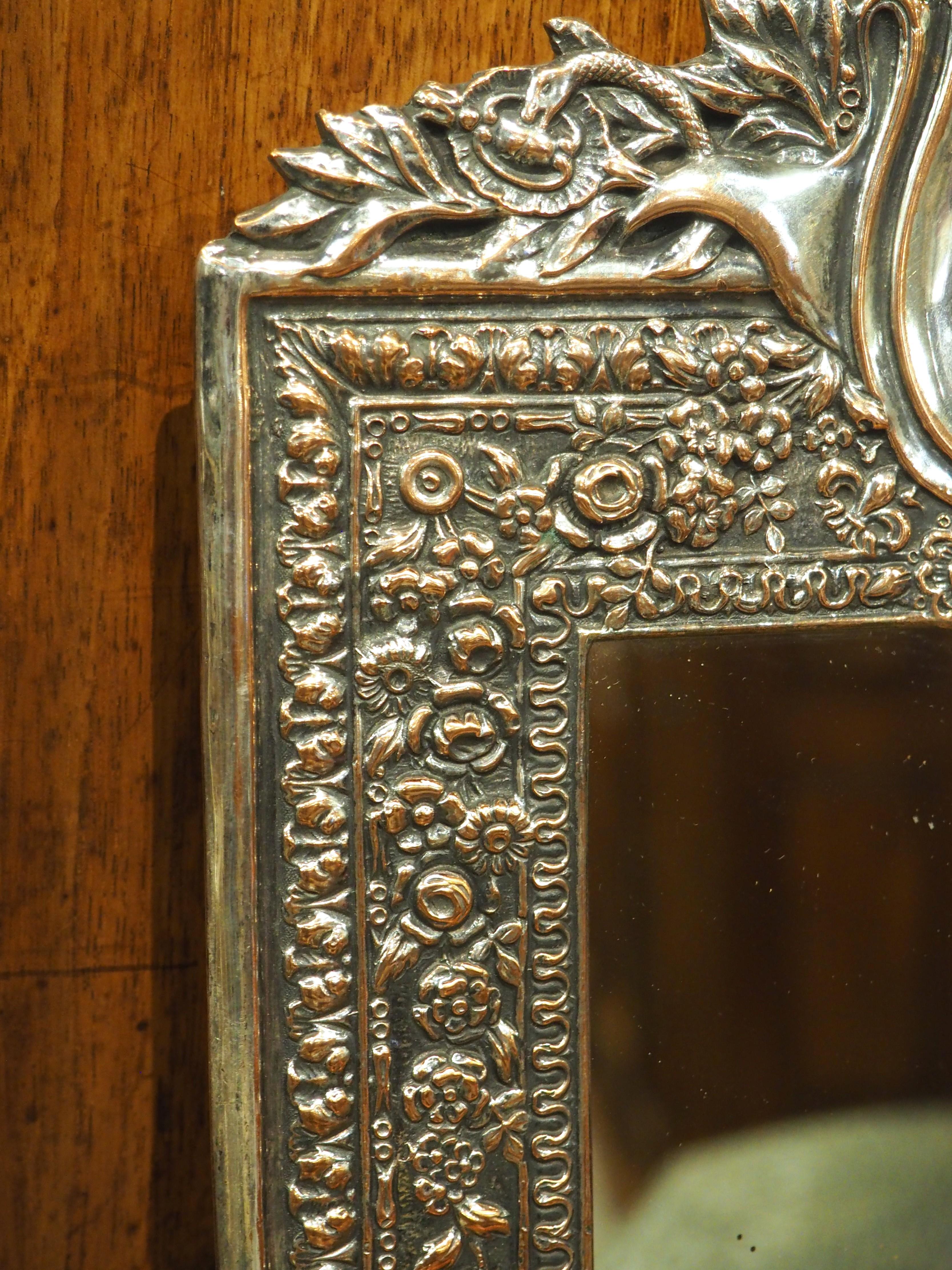 Metallo Antique Mirror francese in bronzo argentato con stemma reale, C.C. 1900 in vendita