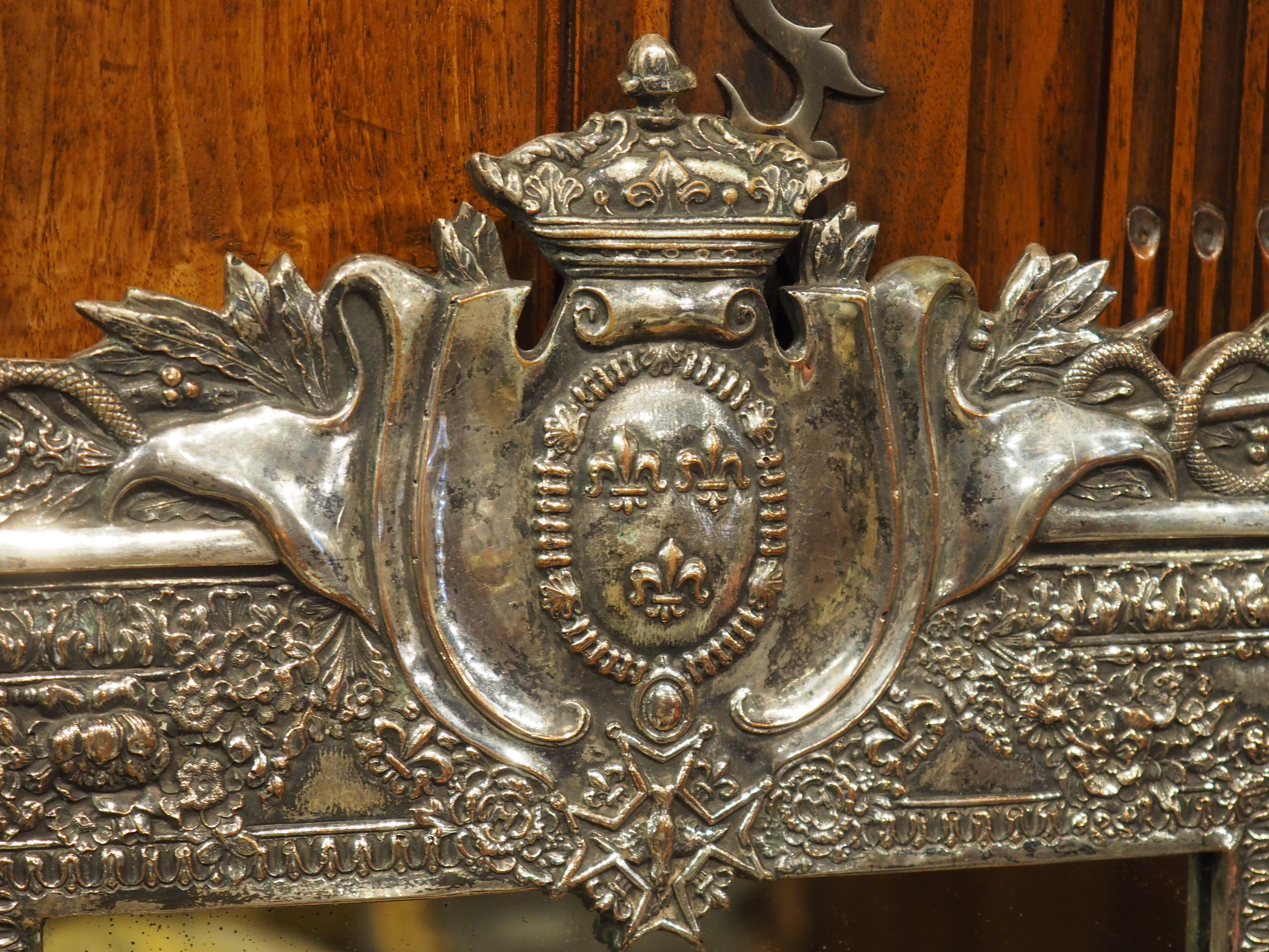 Antique Mirror francese in bronzo argentato con stemma reale, C.C. 1900 in vendita 1