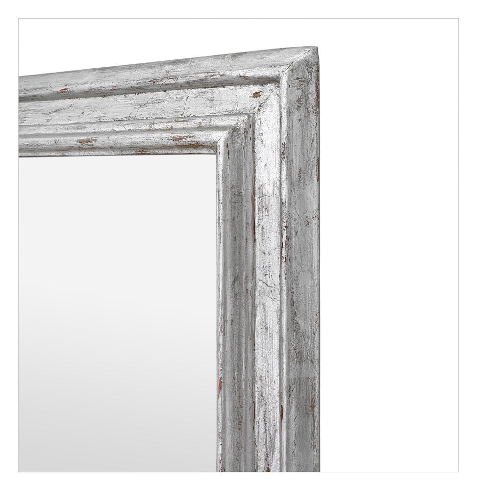 Antique Miroir mural français en bois argenté patiné, circa 1940 en vente 2
