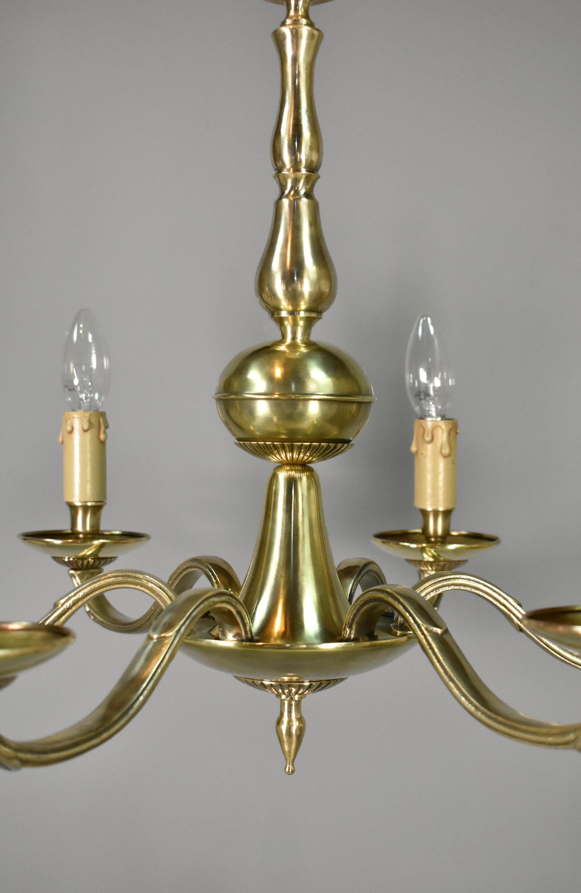 Lustre français ancien à six lumières en bronze de style Louis XVI en vente 5