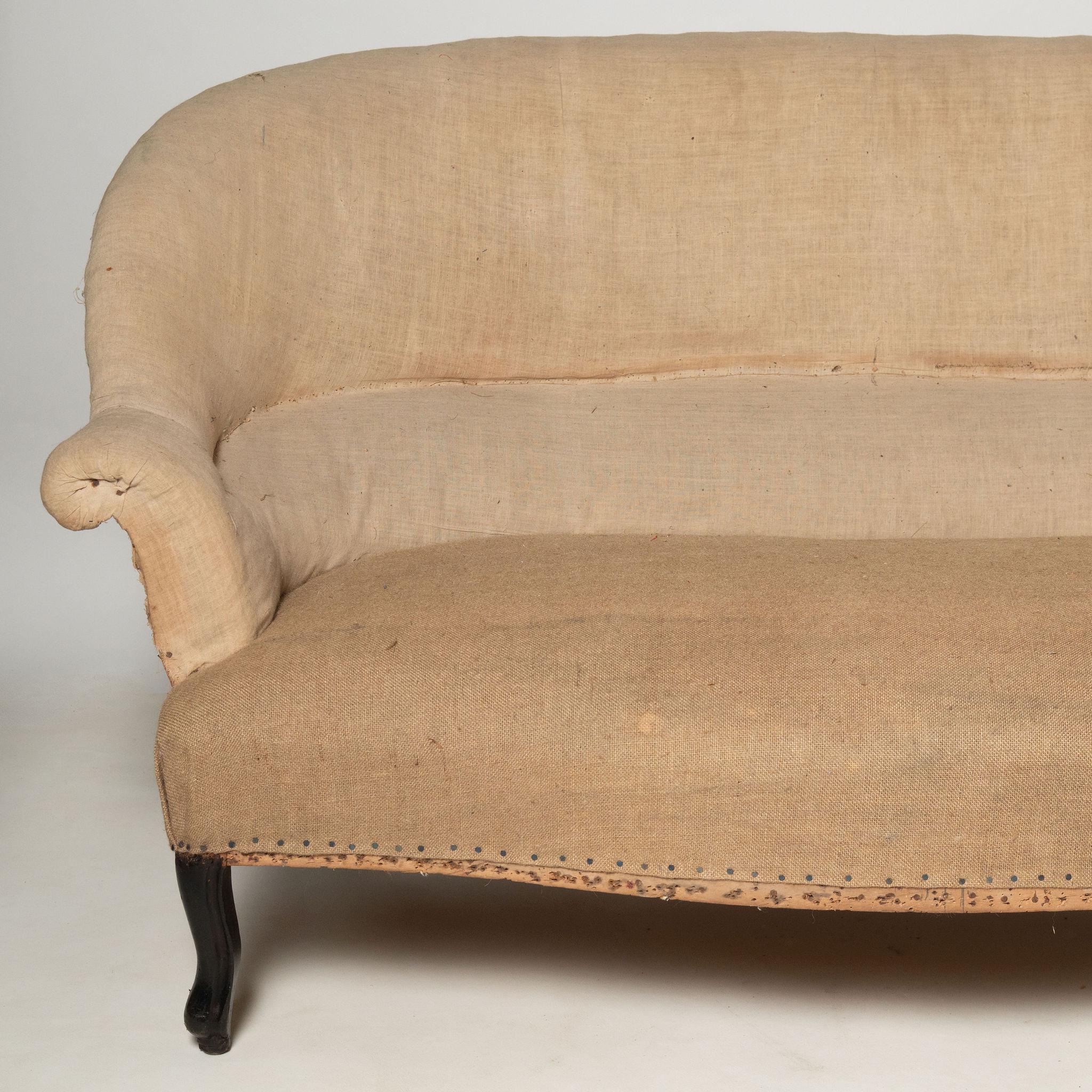 Antique French sofa for upholstery  In Good Condition In Maidstone, GB