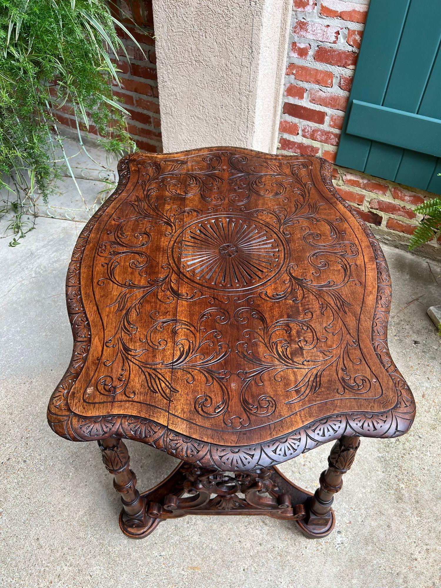 Antique French Sofa Hall Tisch geschnitzt Oak Renaissance Revival Cherub End Tabelle im Angebot 3